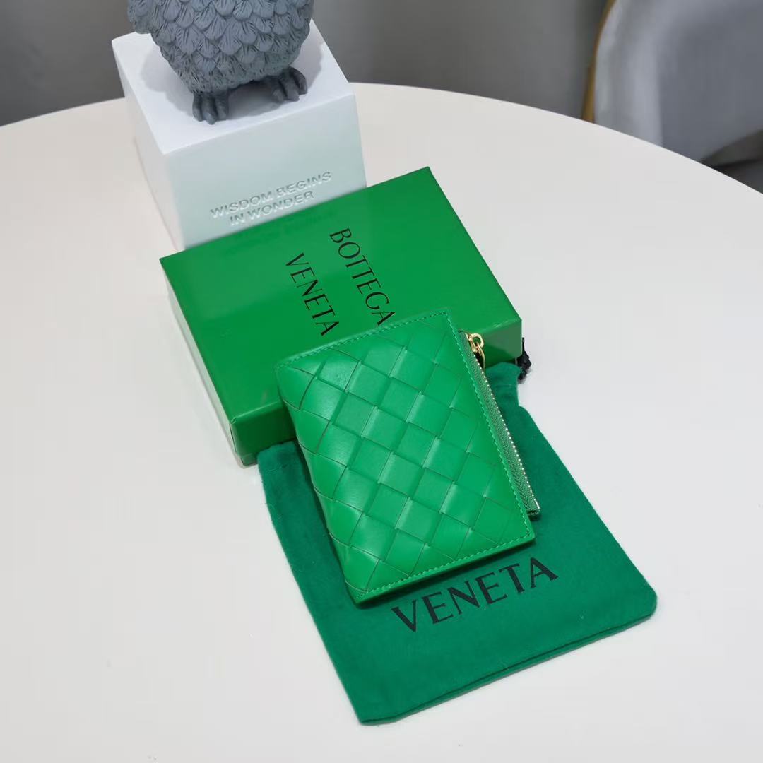 Bottega Veneta Intrecciato Small Bi-Fold Wallet (Replica)