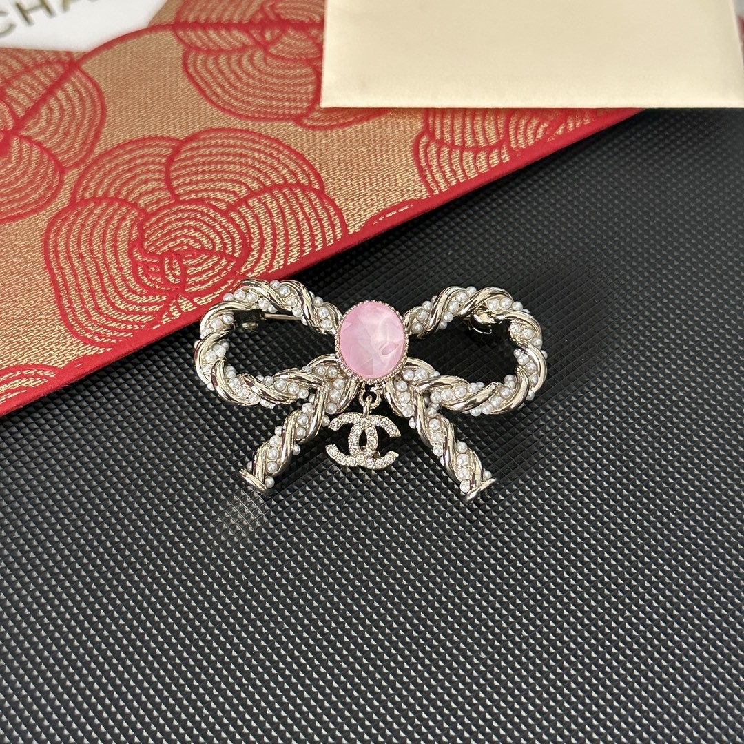TOP CHANEL Bow Tie Brooch
