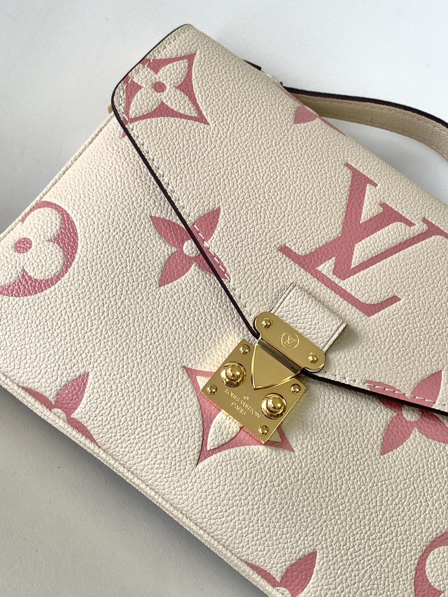 TOP Louis Vuitton LV Pochette Métis 25 x 19 x 7 cm- 5 Colors