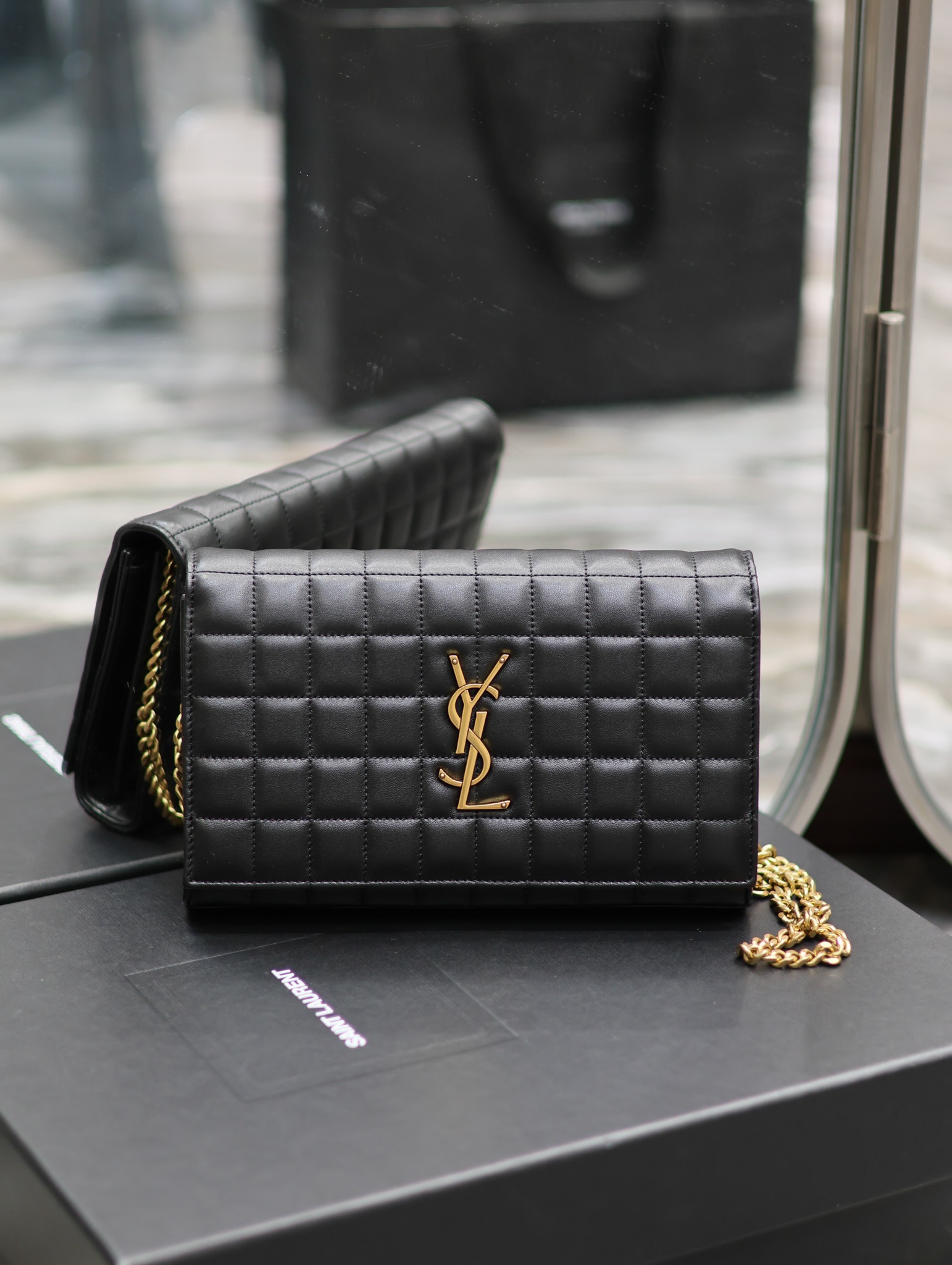 TOP Yves Saint Laurent YSL Lambskin Kate Bags - White/Black