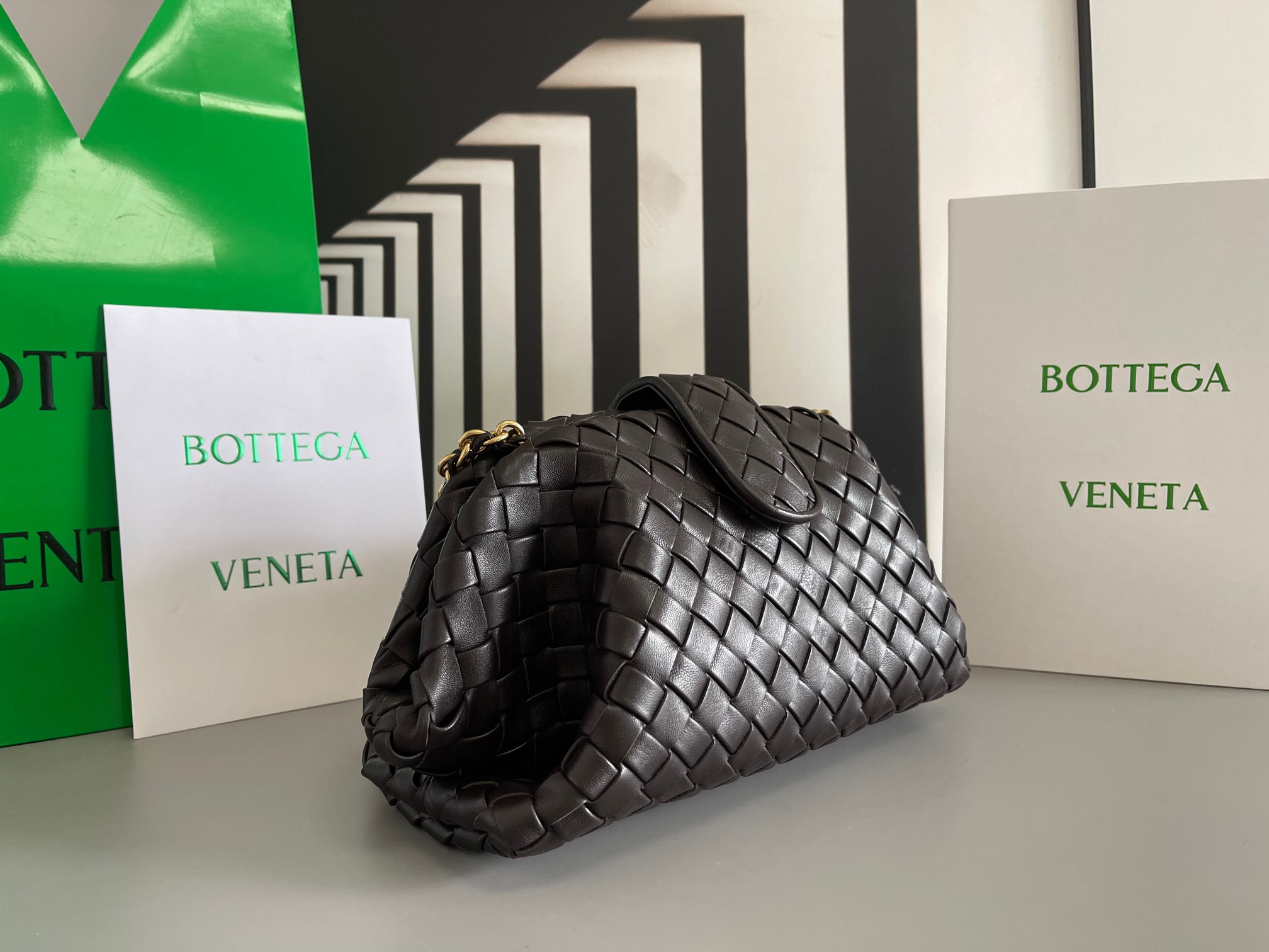 TOP Bottega Veneta BV Teen Pouch Bags