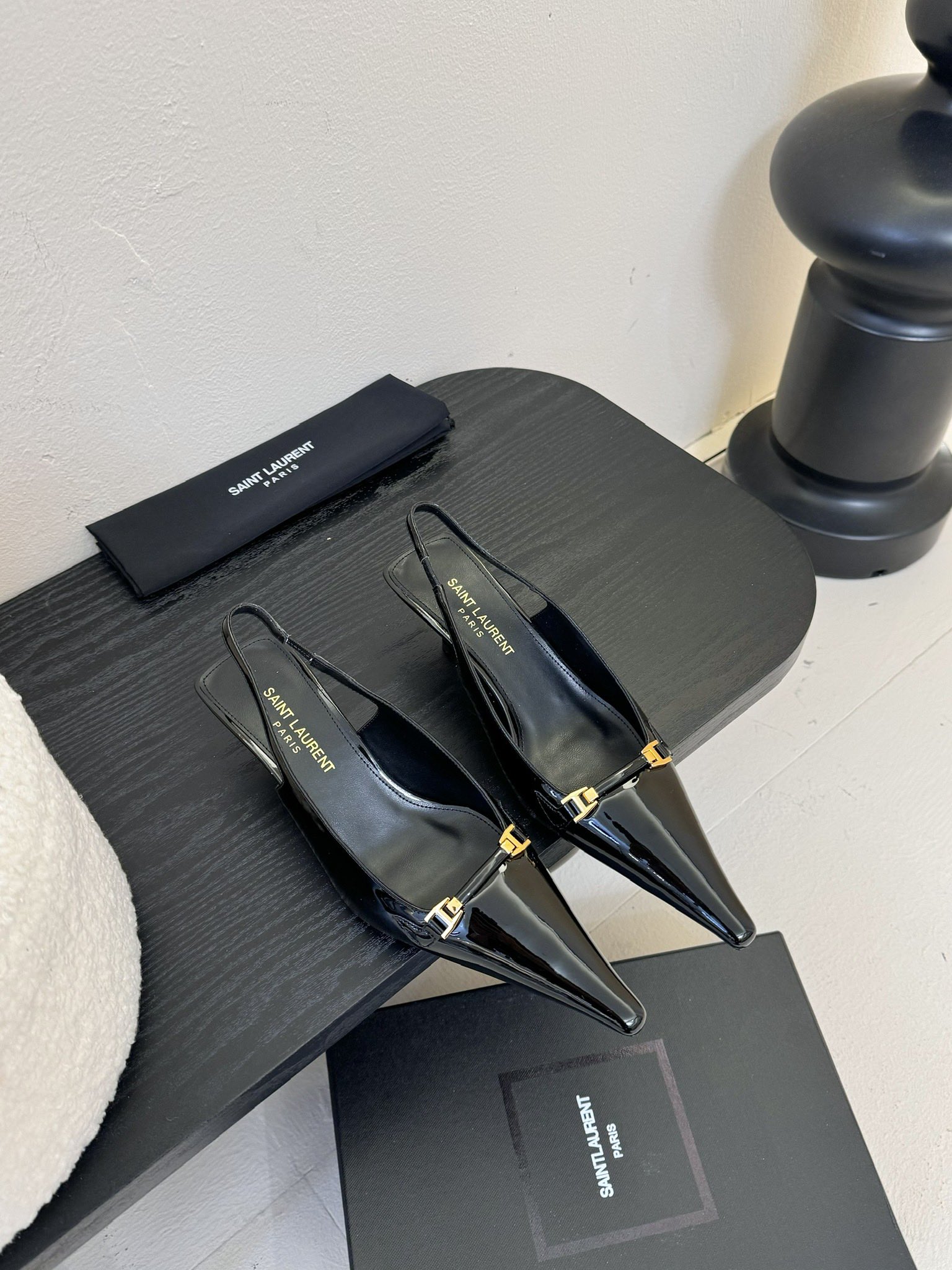 TOP Yves Saint Laurent YSL Mules - Black