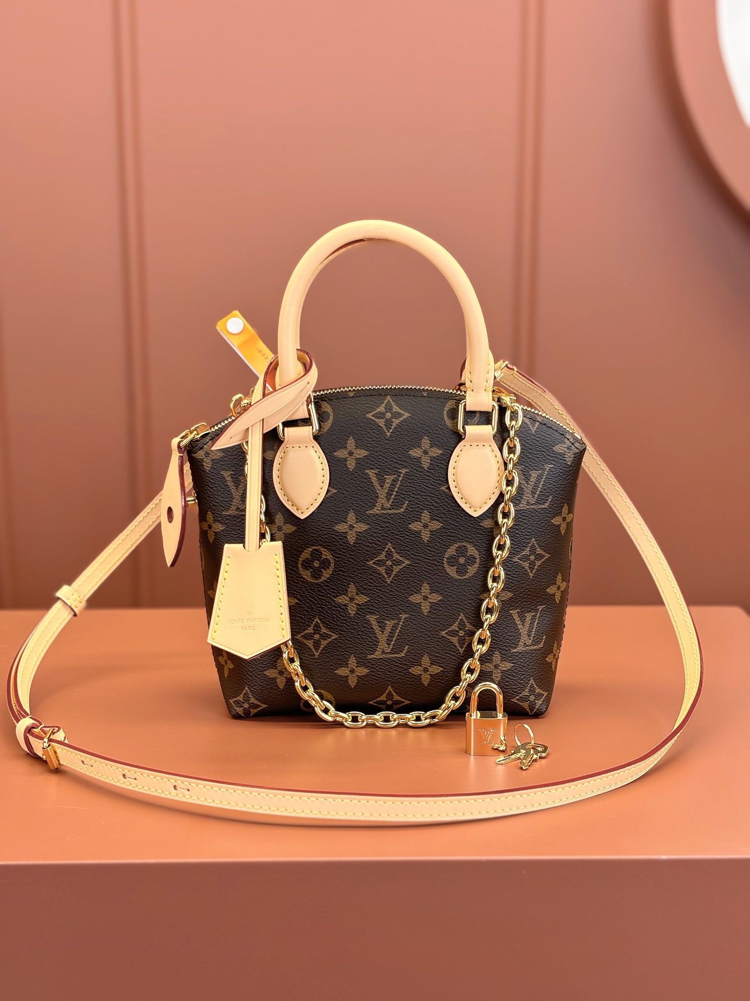TOP Louis Vuitton LV Lockit BB Handbag 15x19x7cm - Brown