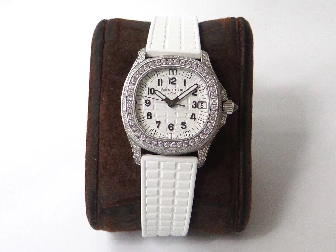 Patek Philippe Aquanaut 5067A-010 White Grenade Watch