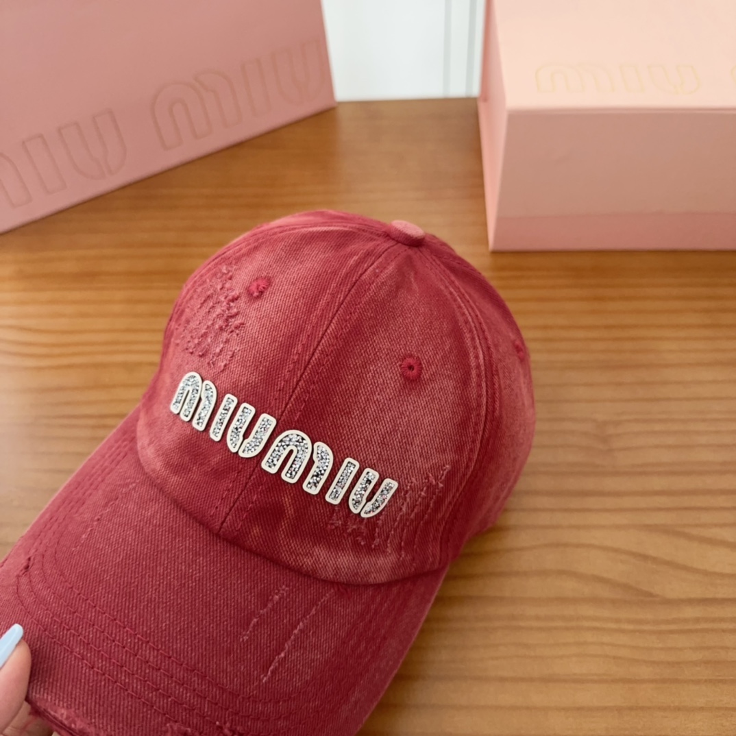 TOP Miu Miu Baseball Cap - Red
