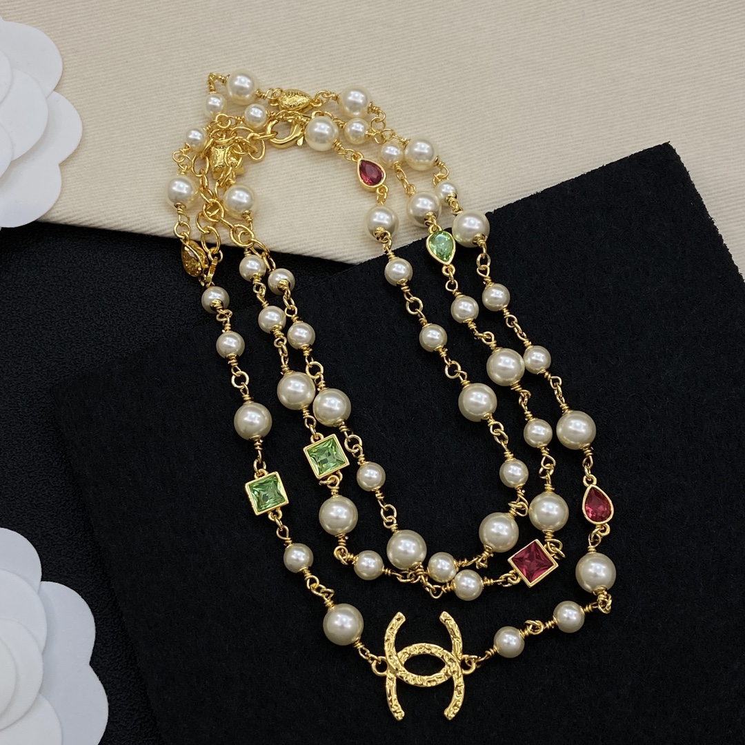 TOP CHANEL Long Necklace - Gold