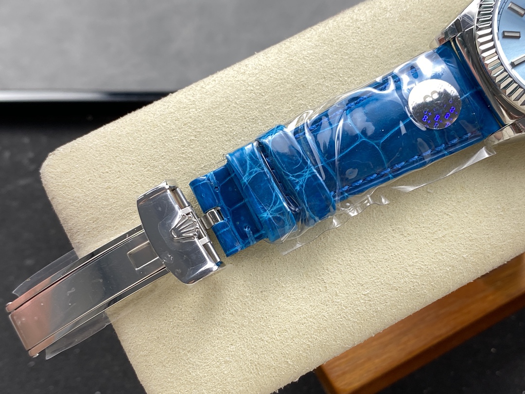 TOP ROLEX  Day-Date Sliver Bezel Watch 36mm - Blue