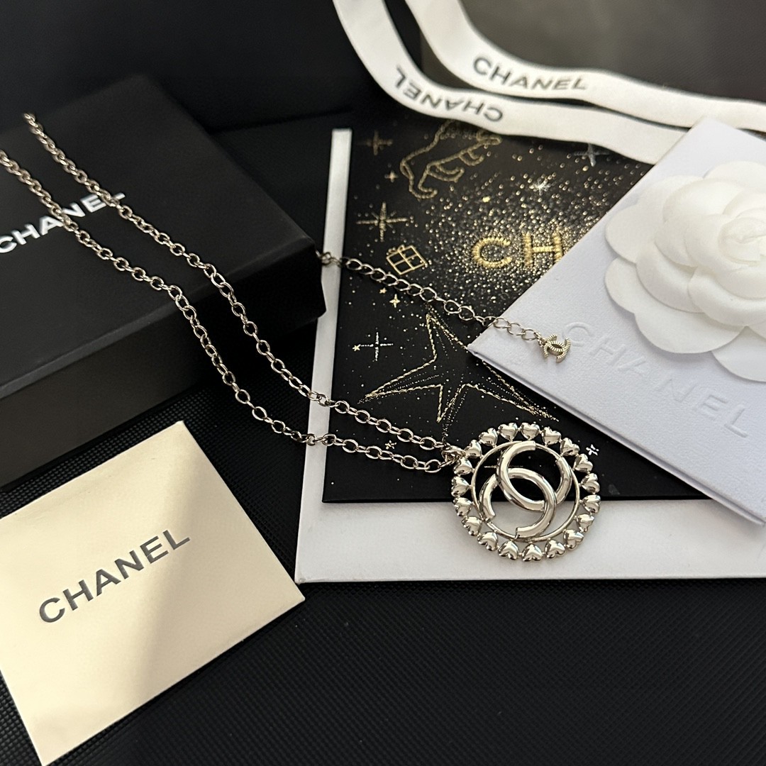 TOP CHANEL Double C Heart Necklace - Silver