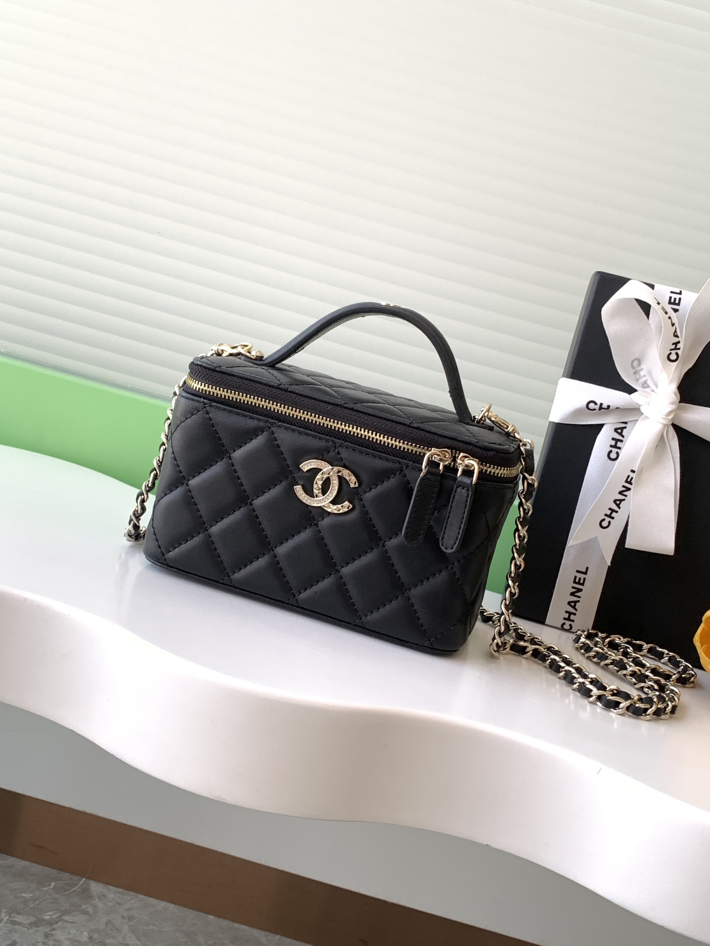 TOP CHANEL Vanity Case Lambskin 17×9.5×8cm - 3 Color