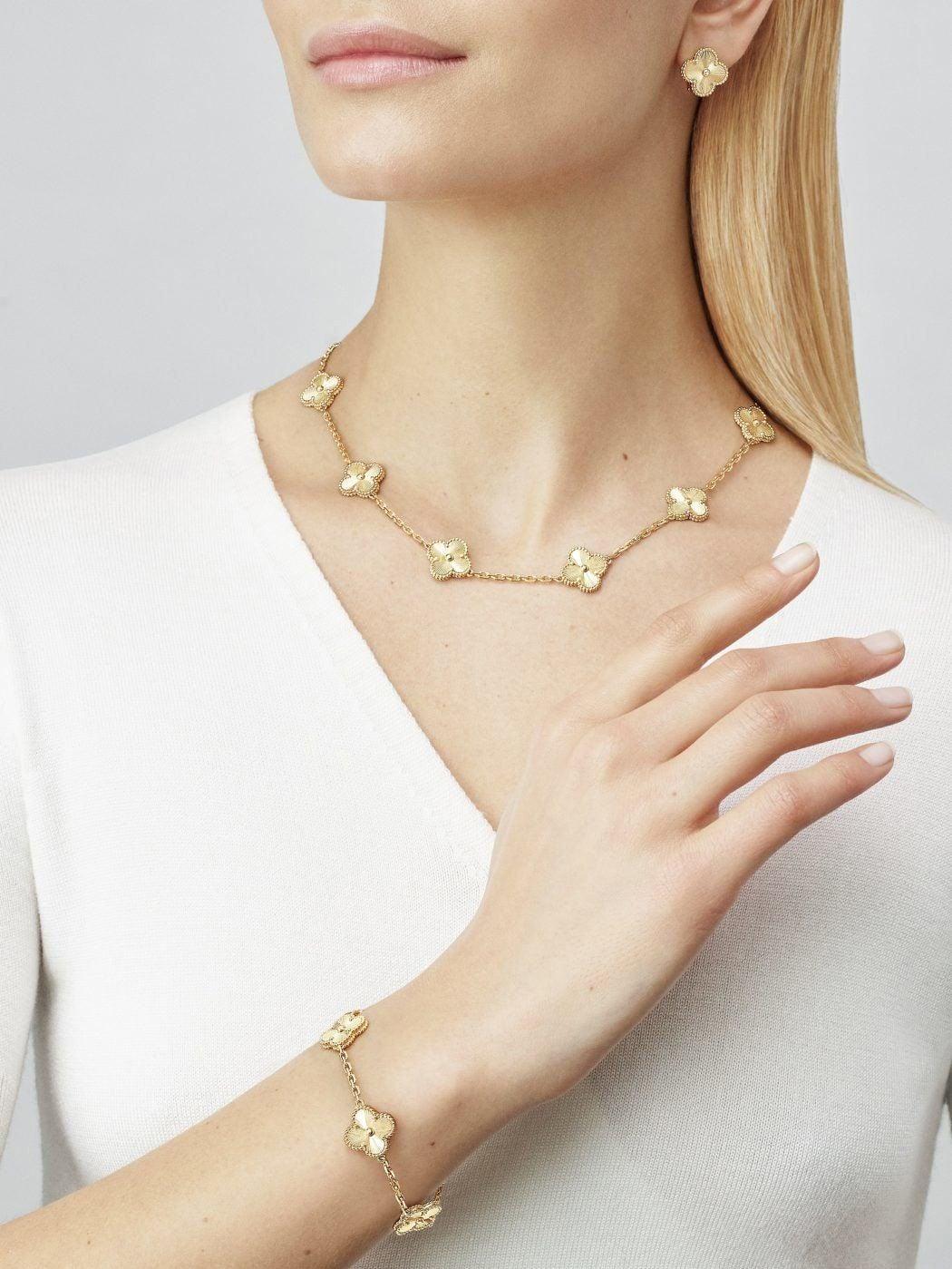 TOP Van Cleef & Arpels Necklace with 10 Flowers -  Gold