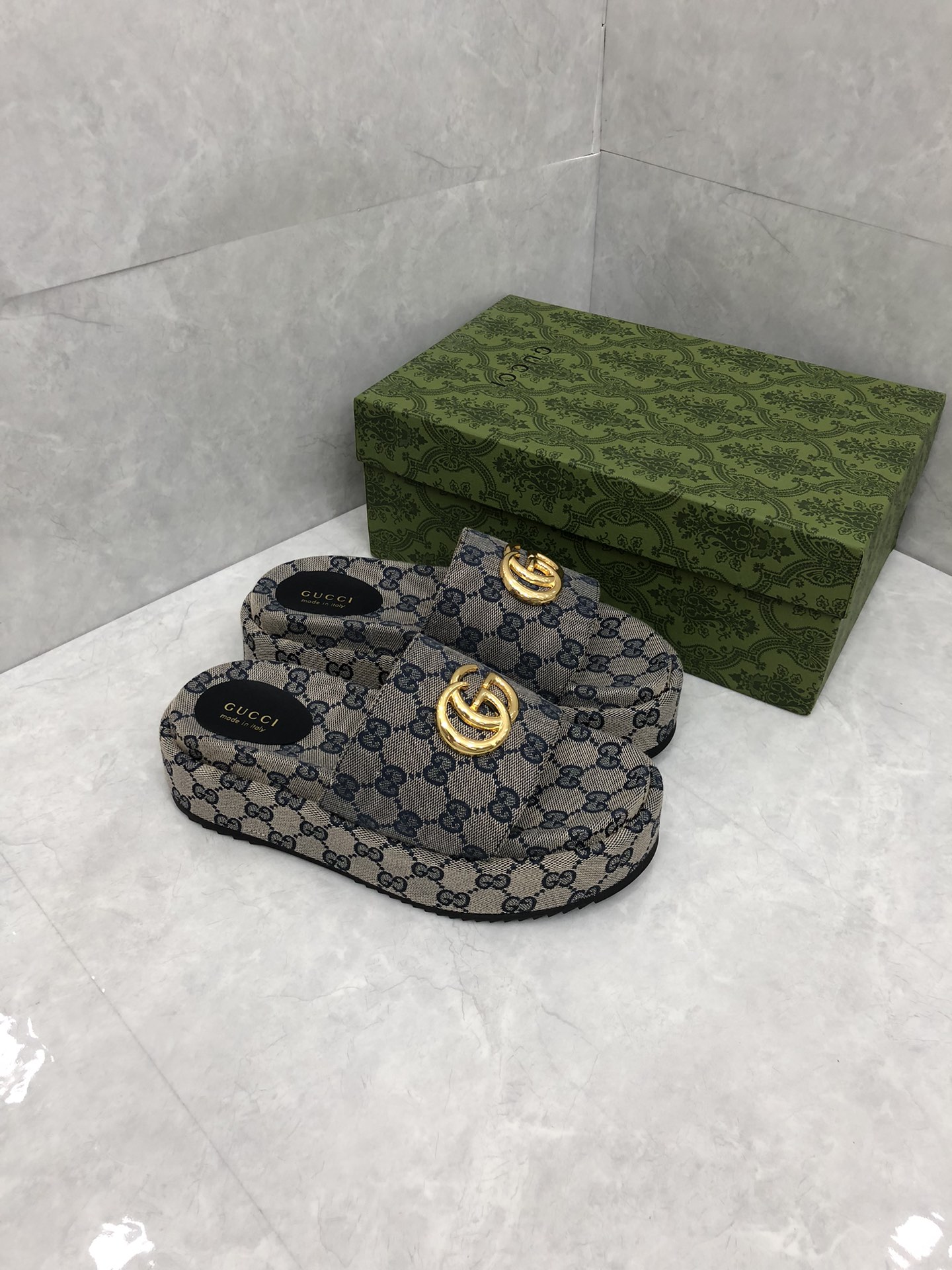 TOP GUCCI G*G Giant Platform Slides - 3 Color