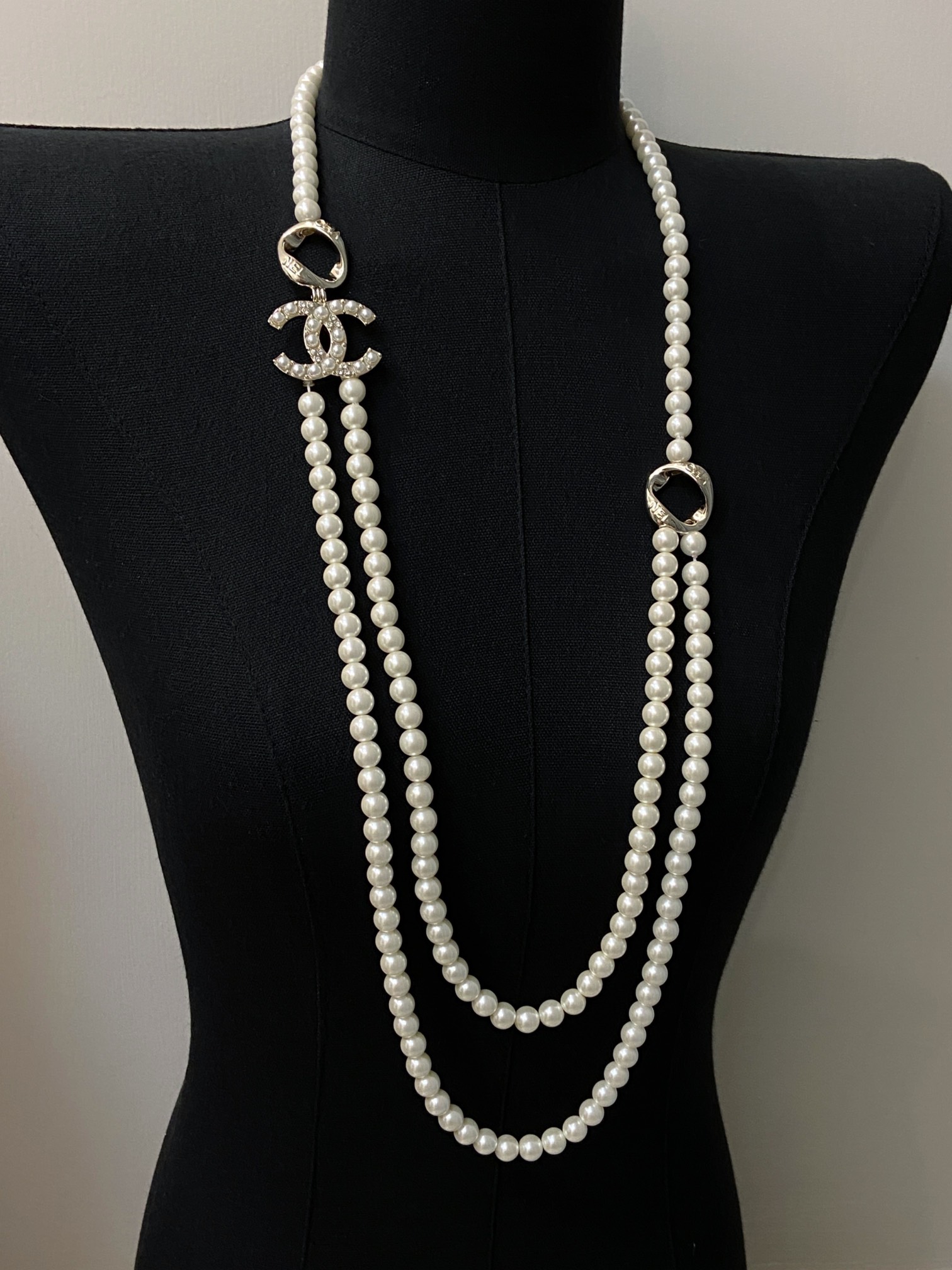 TOP CHANEL Long Pearl Necklace - 2 Color