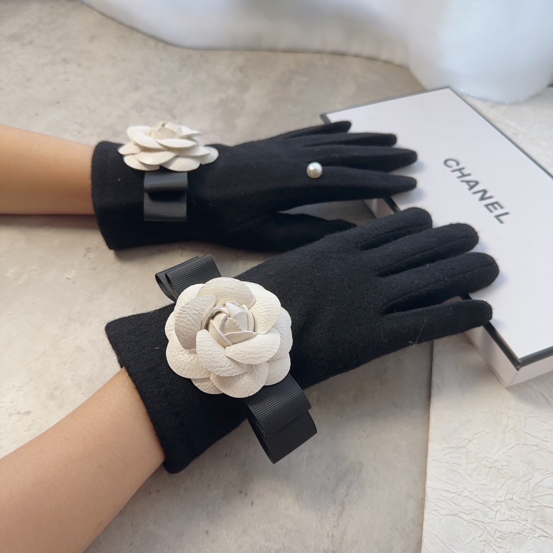 TOP CHANEL  Wool Gloves For One Size - Black& White