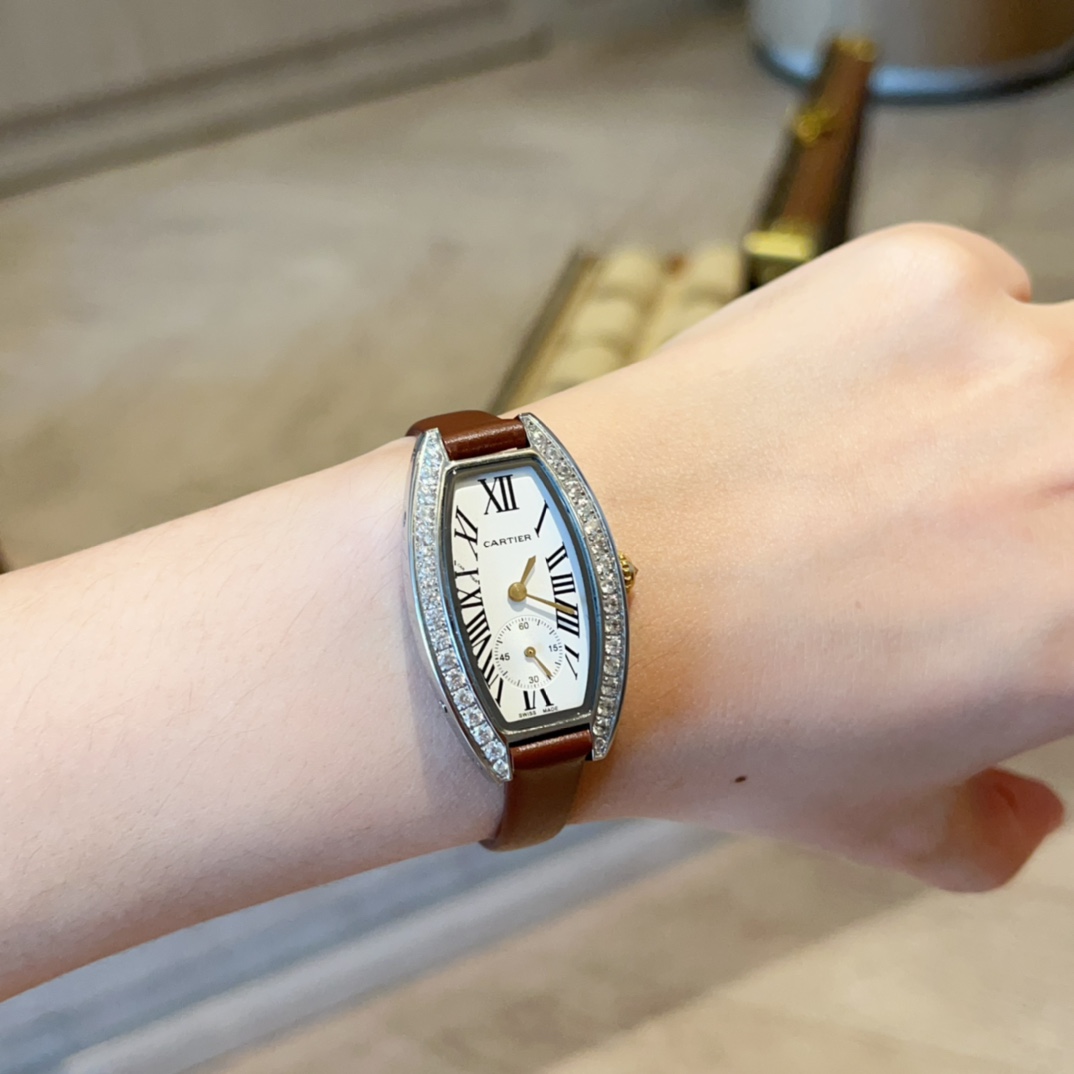 TOP Cartier Mini Lady Watch 23X30mm -  5 Colors