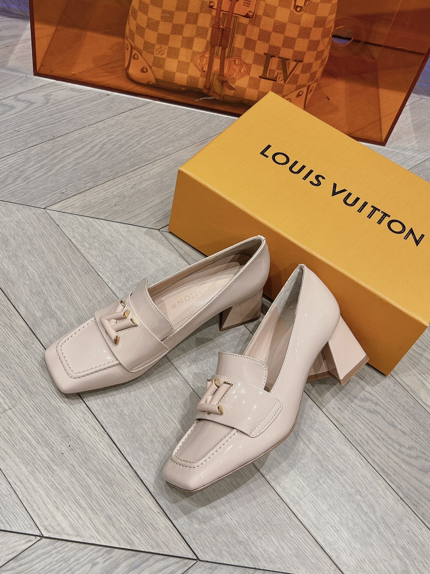 TOP Louis Vuitton LV Large V Buckle Plating Double - Layer Design - 5.5cm - 6 Colors