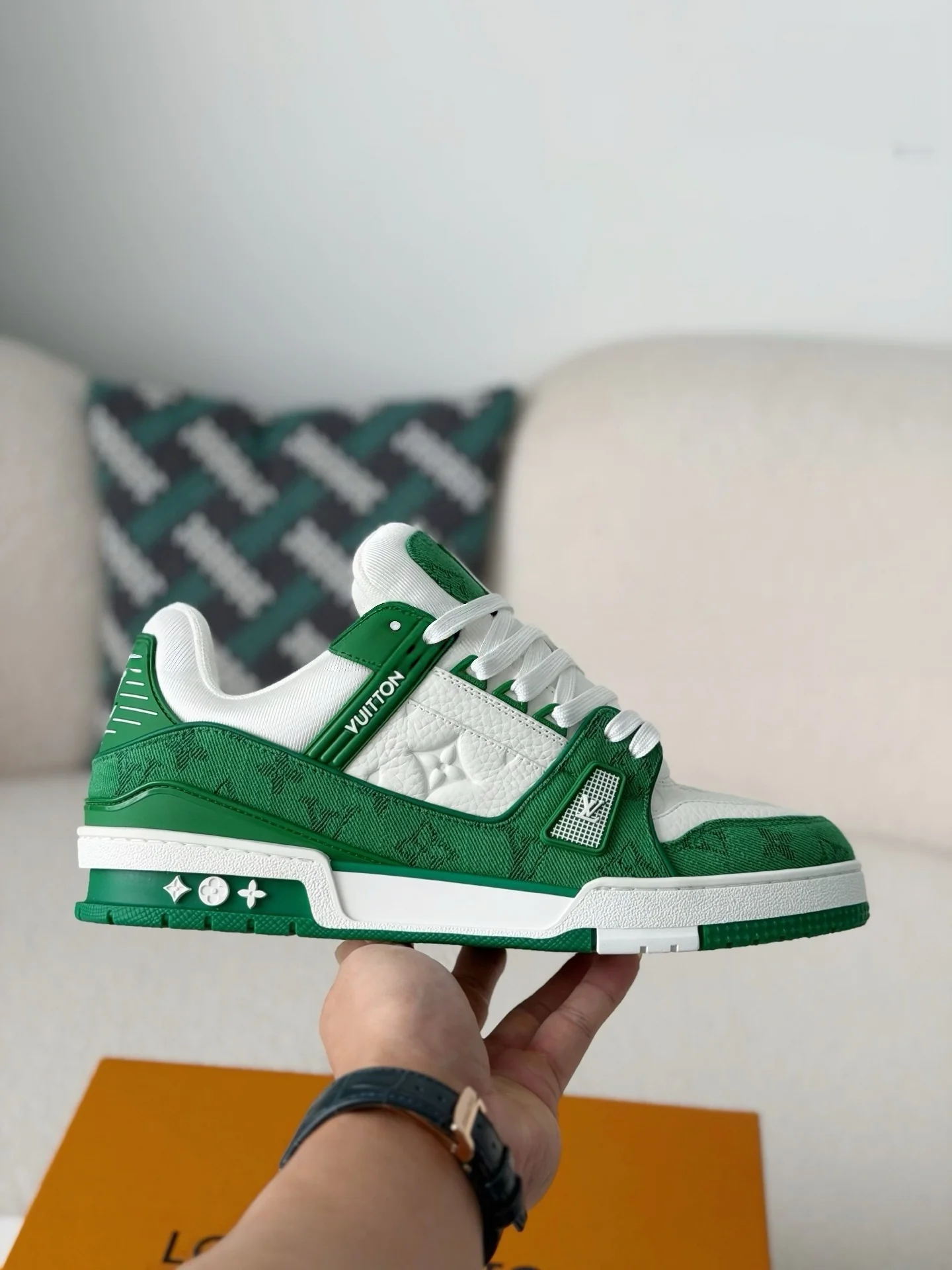 AAAShose White Green Jacquard Patchwork Low Top Sneakers, Embossed Leather Streetwear Platform Skate Shoes Unisex