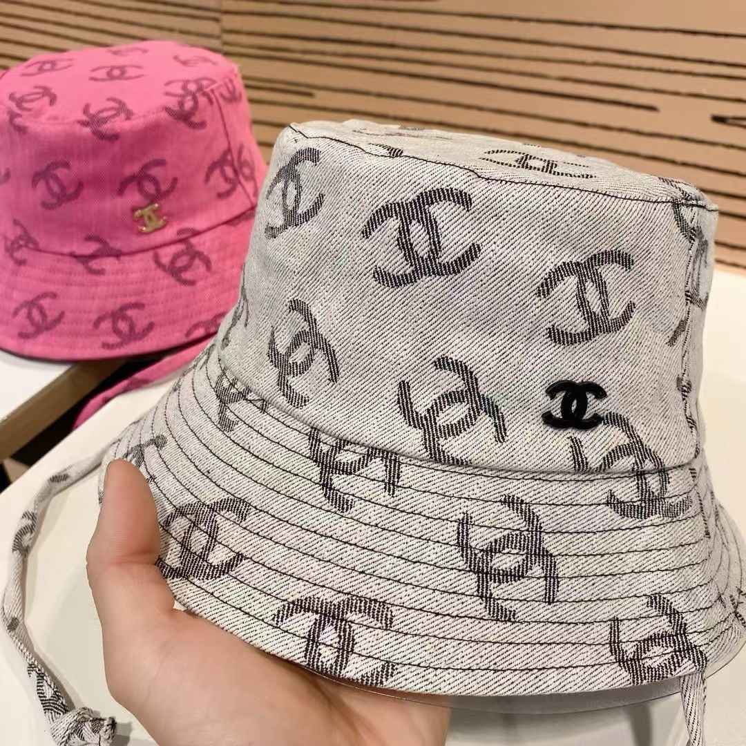AAACAT Printed Pattern Bucket Hat Women, Double Ring Metal Badge Wind Strap Fisherman Hat Outdoor Sun Hat