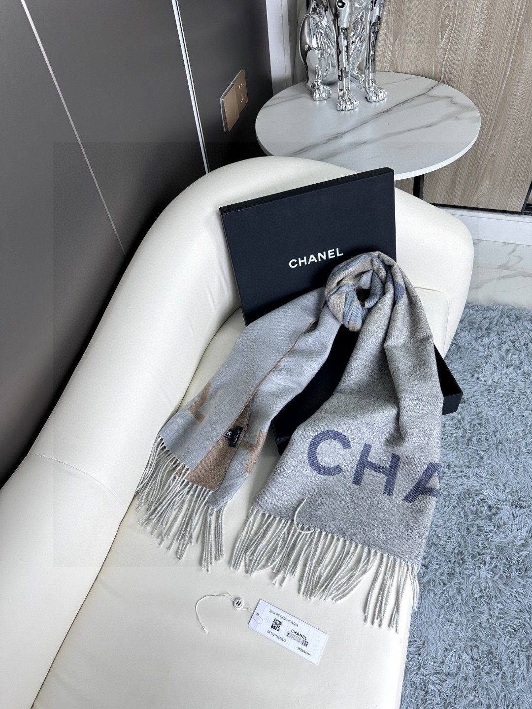 TOP CHANEL Cashmere Scarf 70 x 180 cm