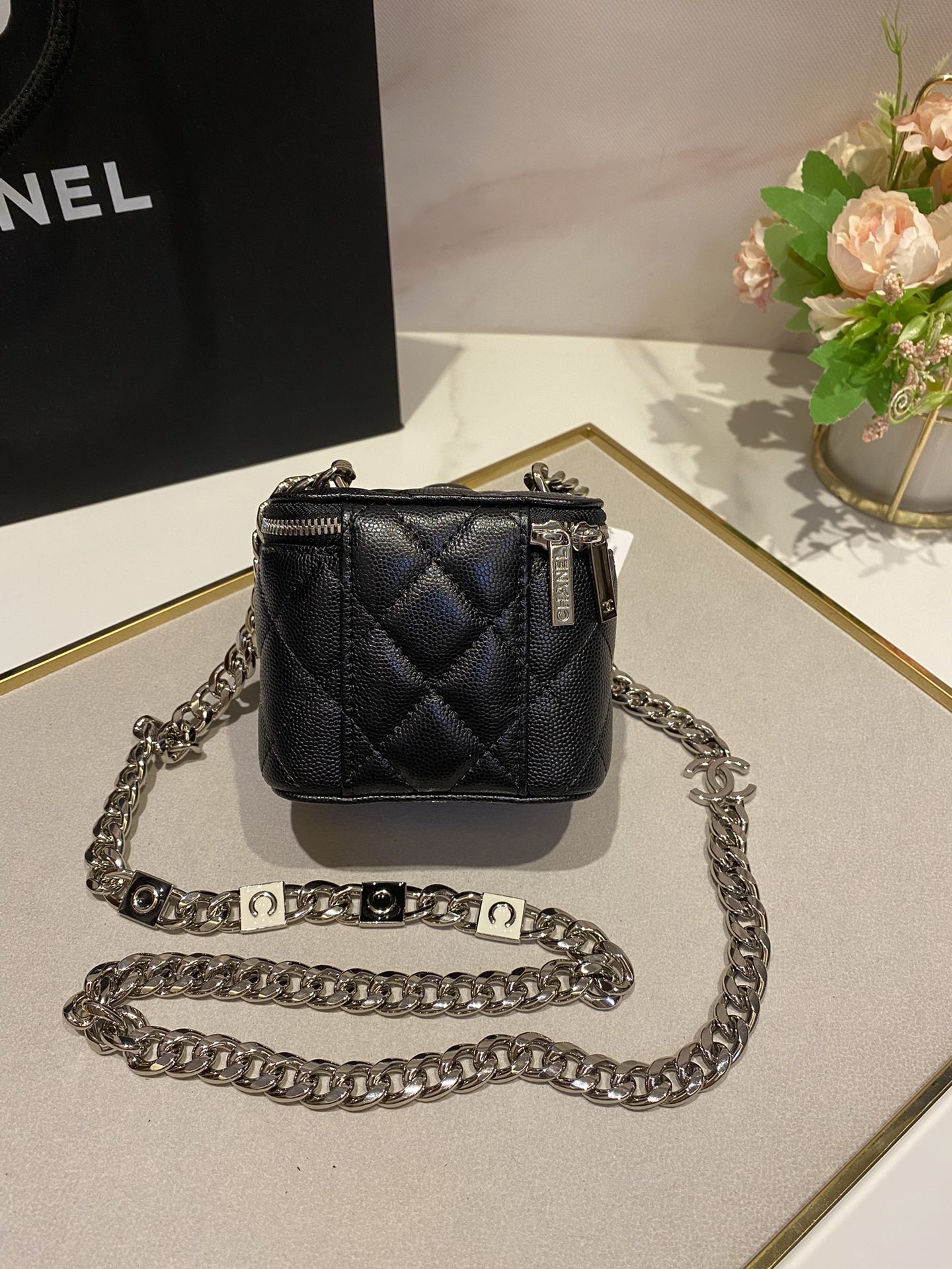 TOP CHANEL Enamel Buckle Chain Box 12*9*7cm  - SHW
