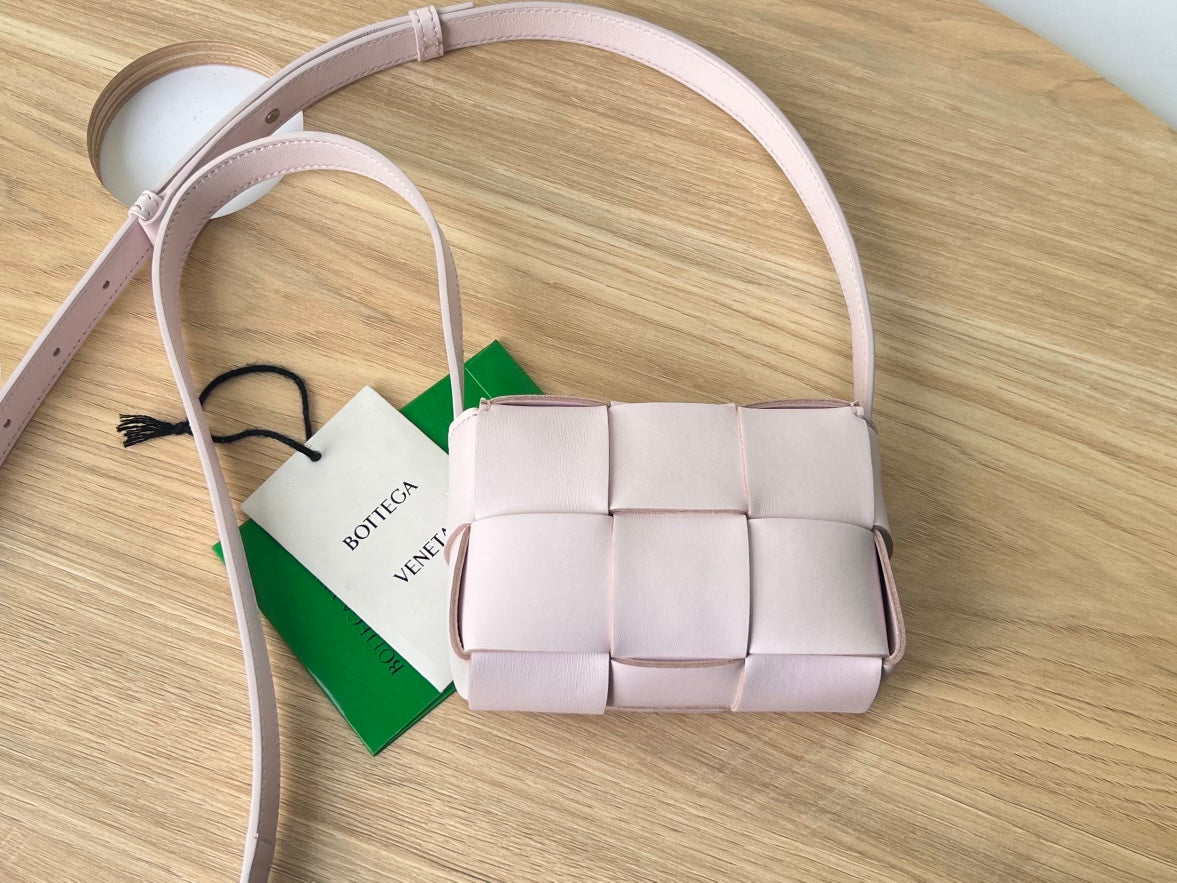 TOP Bottega Veneta BV Mini Padded Cassette Leather Bag - Light Pink
