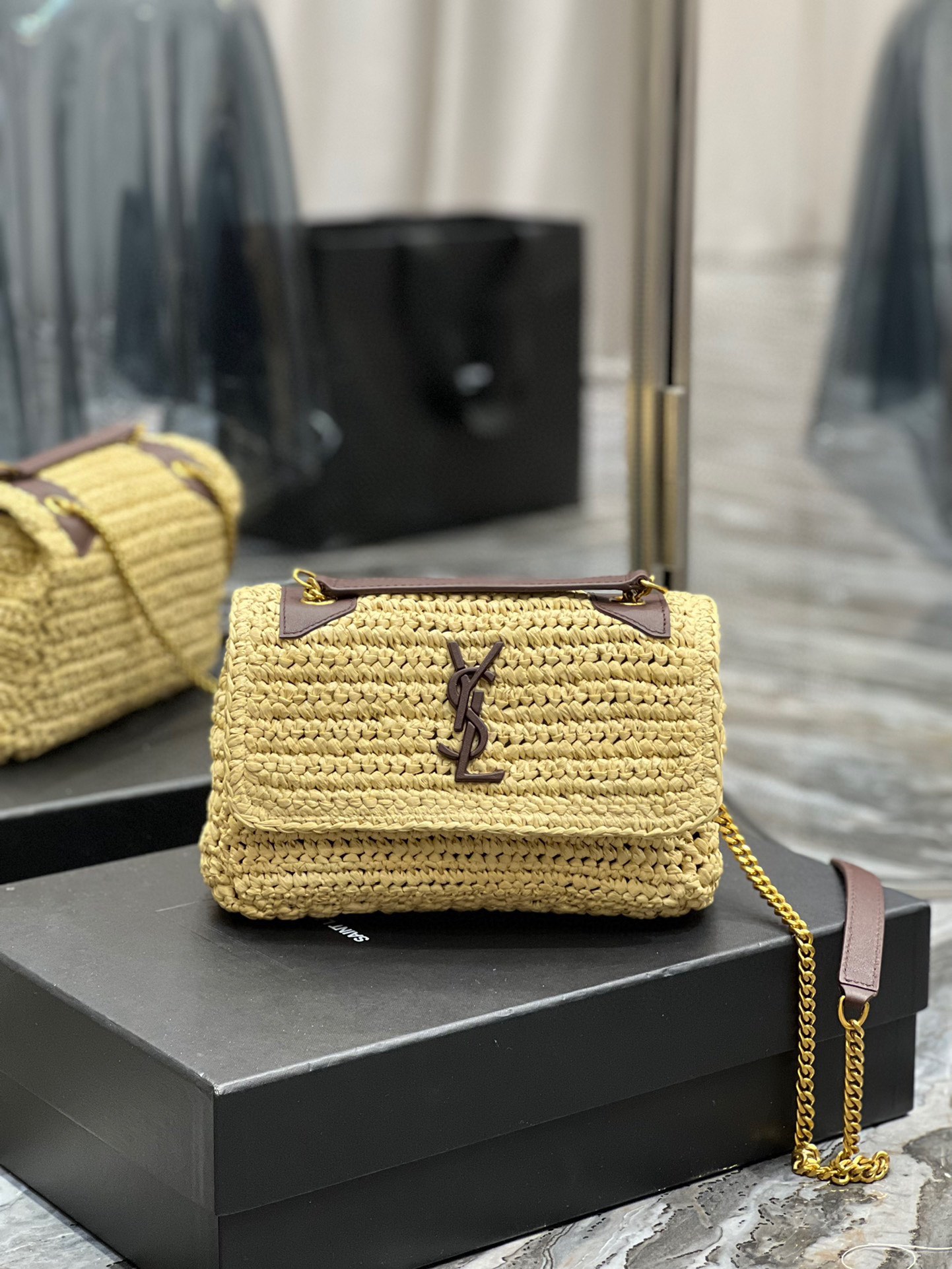 TOP Yves Saint Laurent YSL Niki Straw Bag