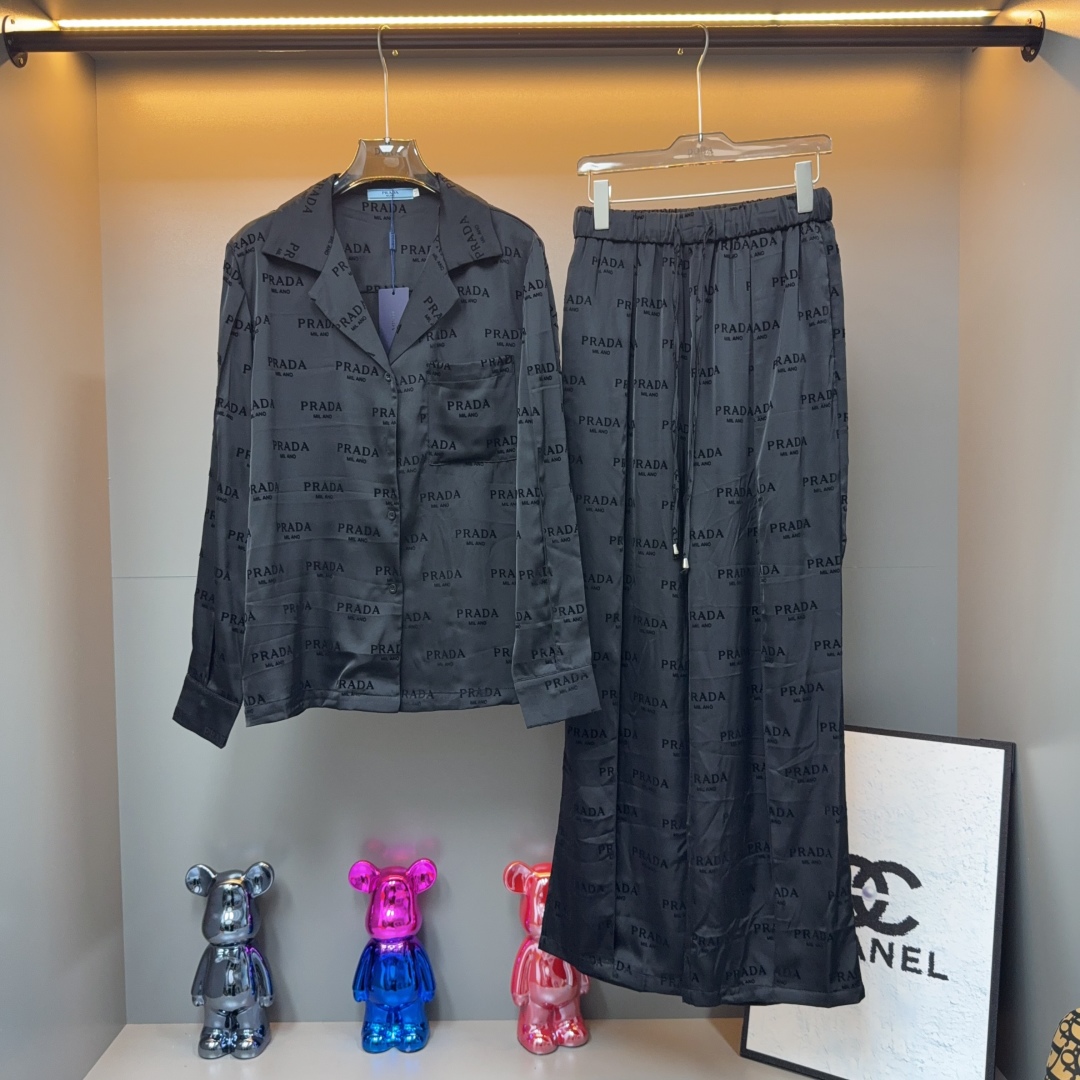 TOP Prada Home Wear Pajamas - 3 Colors