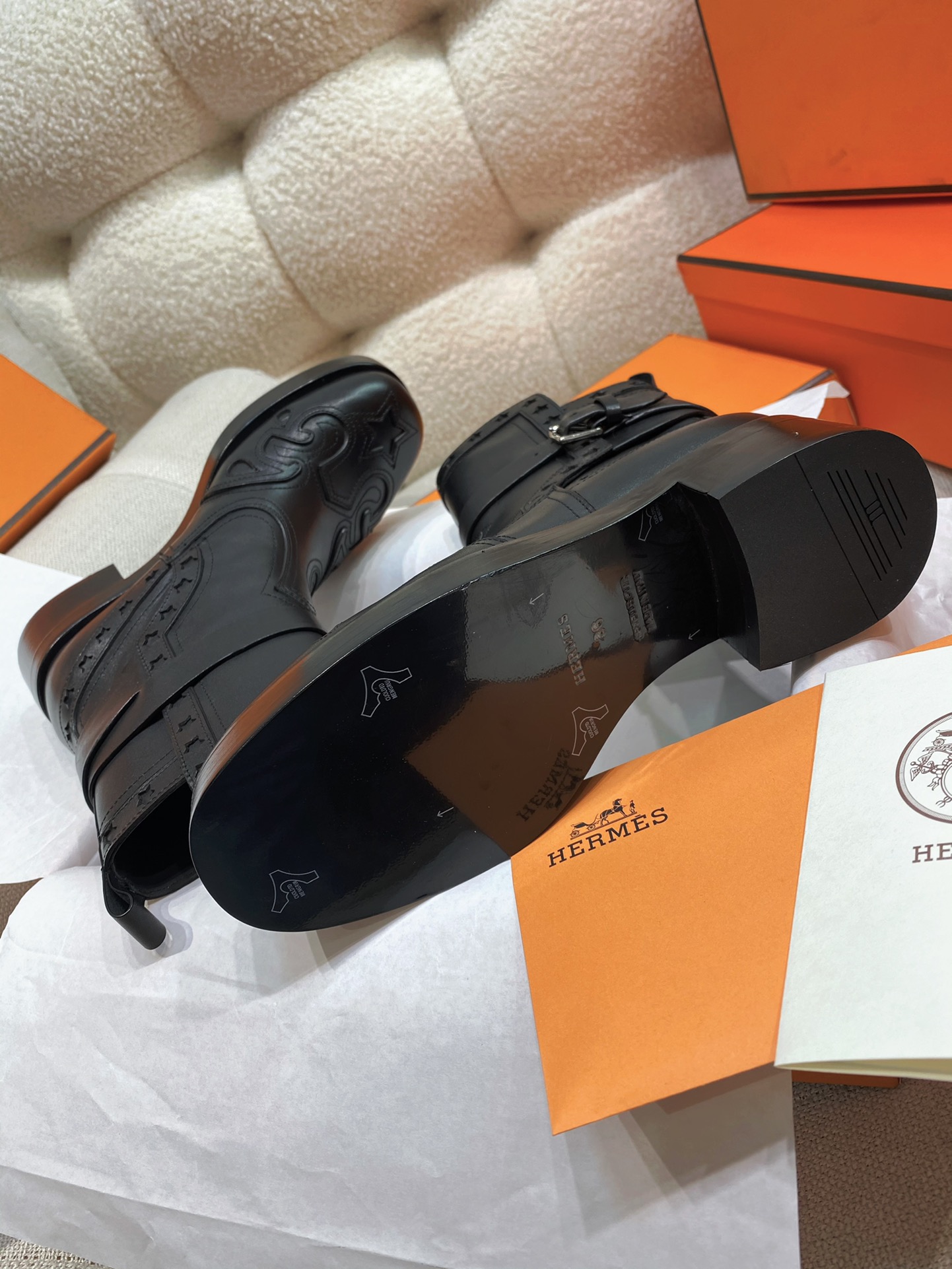 TOP HERMES 4.5cm Mid Heel Cowhide Embroidered Boots - Black