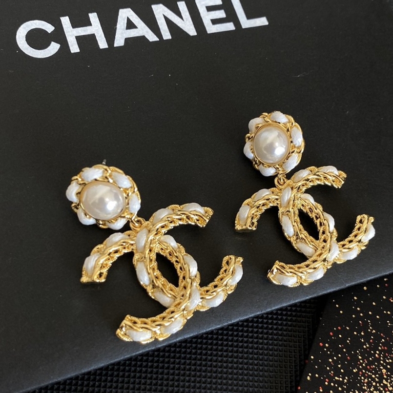 TOP CHANEL Double C and Flower Earrings