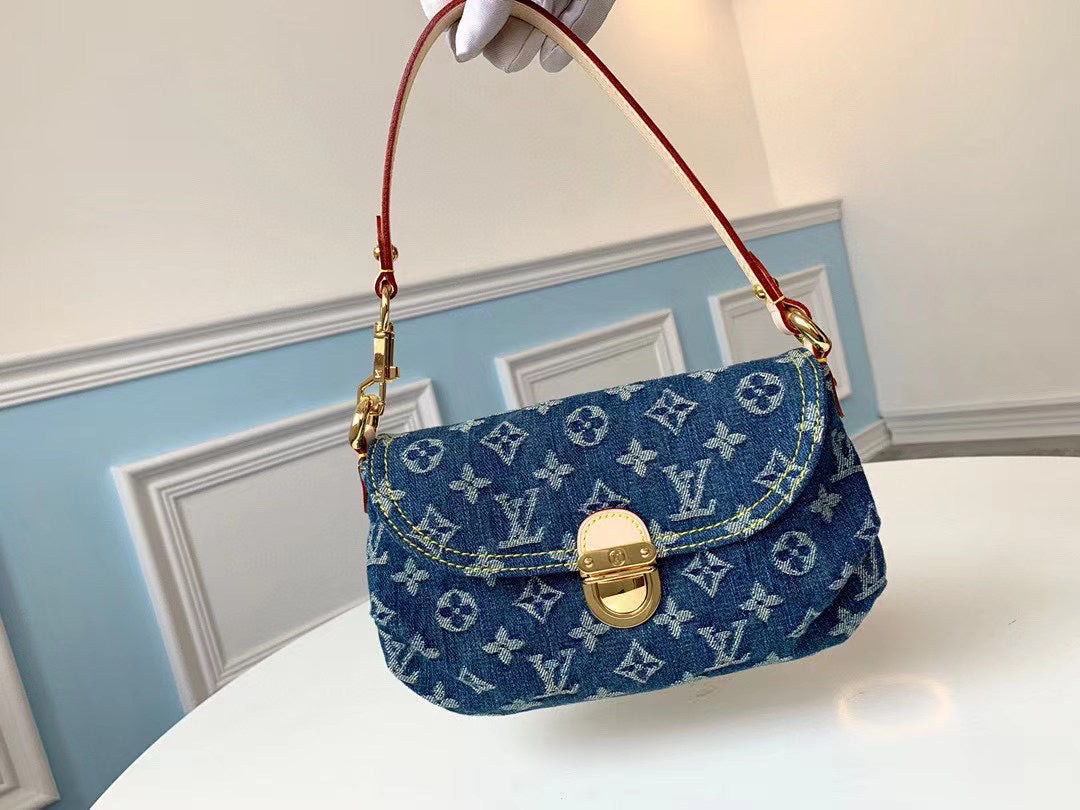 TOP Louis Vuitton LV  Pleaty Mini Denim Bag 18 x 26 x 4.5cm - Blue