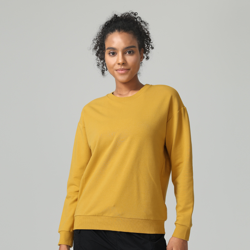 Comfort & Slim-Fit Womens Sports Long-Sleeve Sweatshirt