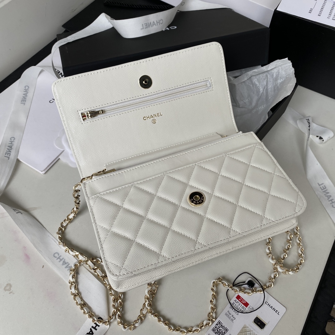 TOP CHANEL WOC Bag Lychee Leather 19 cm - White