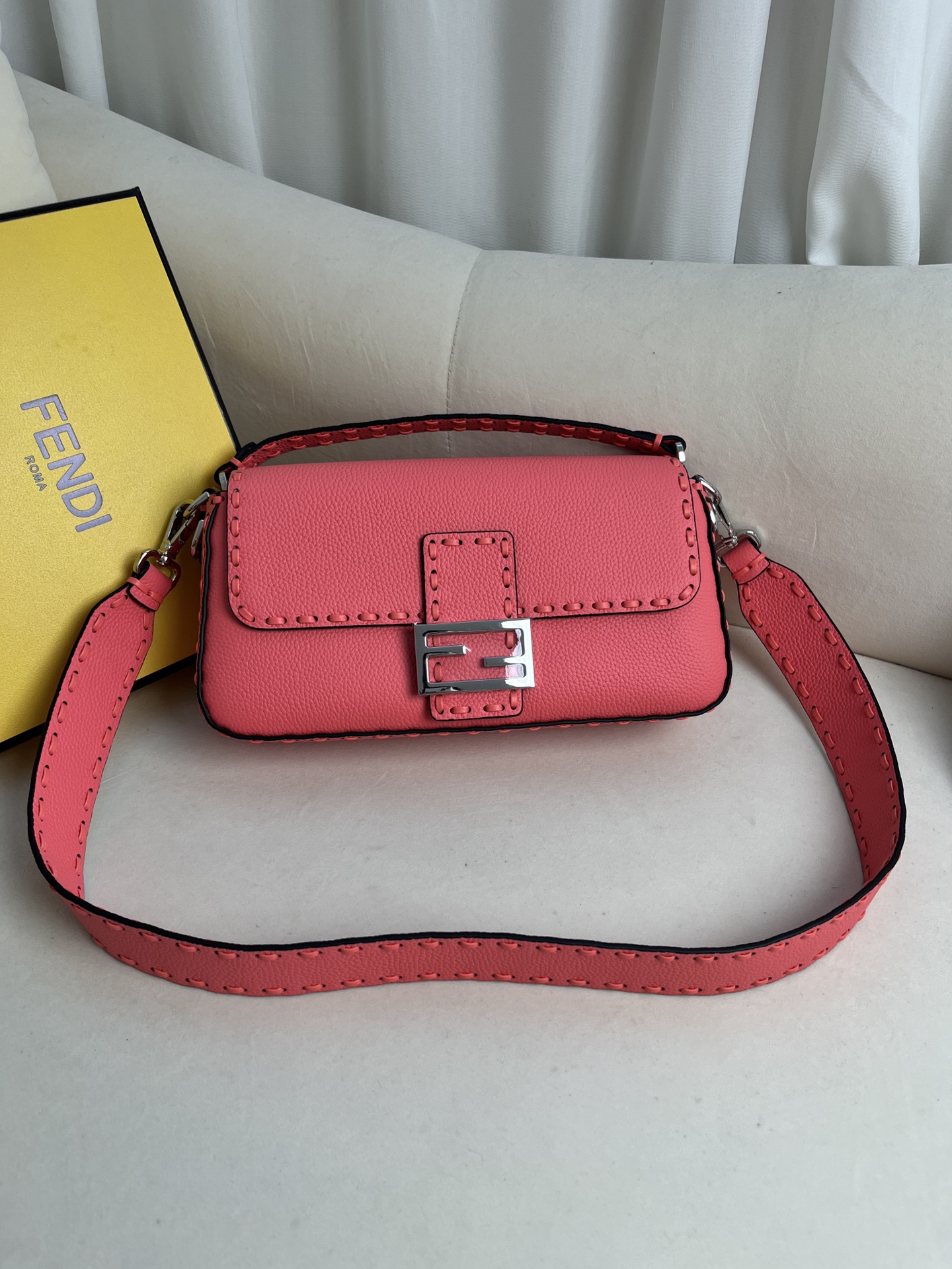 TOP FENDI Lychee Baguette Bag - 26x13x6cm - 6 Colors