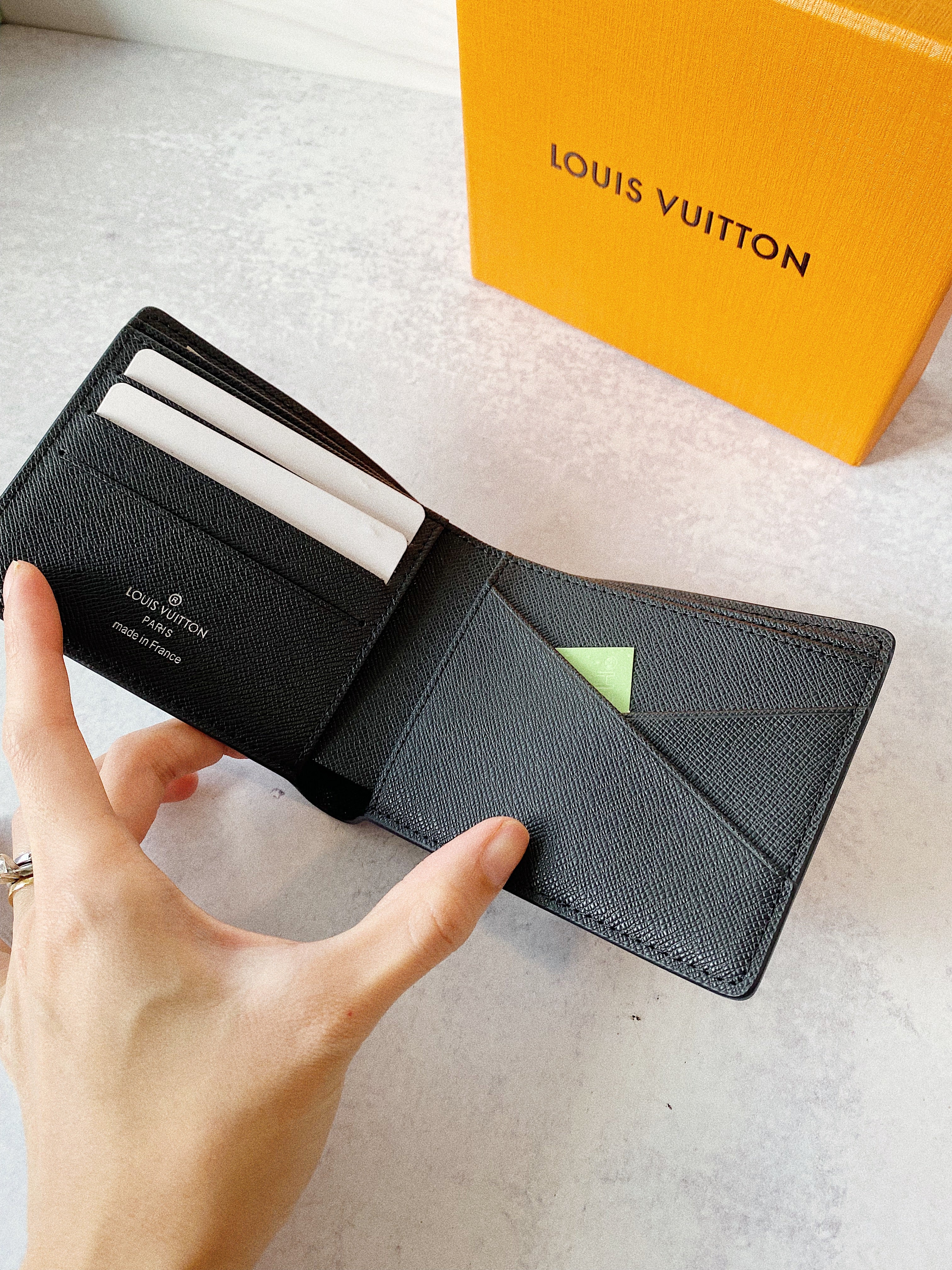 TOP Louis Vuitton LV L*uis V*itton Damier Ebene Marco Wallet - Black