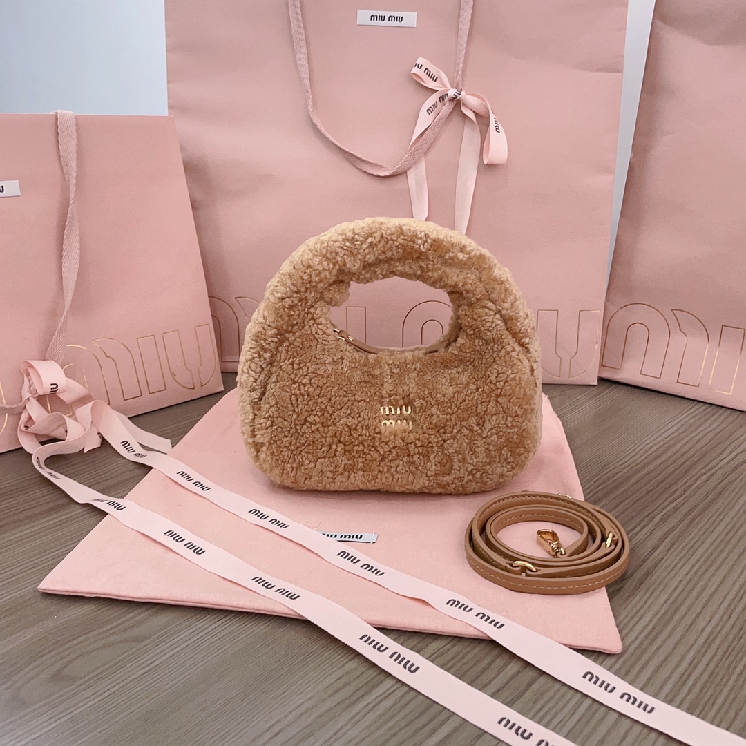 TOP Miu Miu Wander Bag Lambswool 18x10x6cm/23X13X7cm - 2 Color