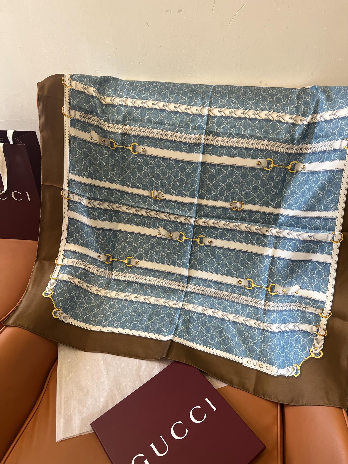 TOP GUCCI GG Scarf 90x90 cm - Blue