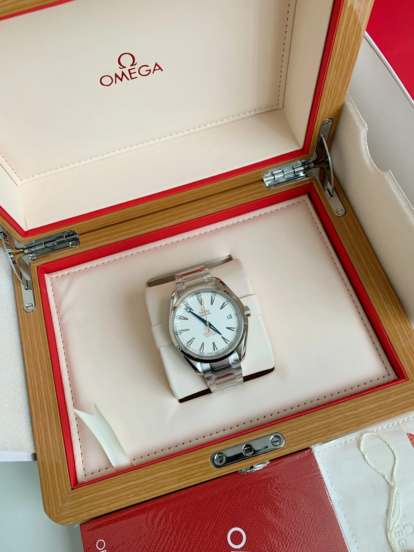 AAAWatch 41.5mm Men Automatic Business Watch White Vertical Texture Dial Stainless Steel Bracelet Transparent Case Back Casual Mechanical Wristwatch