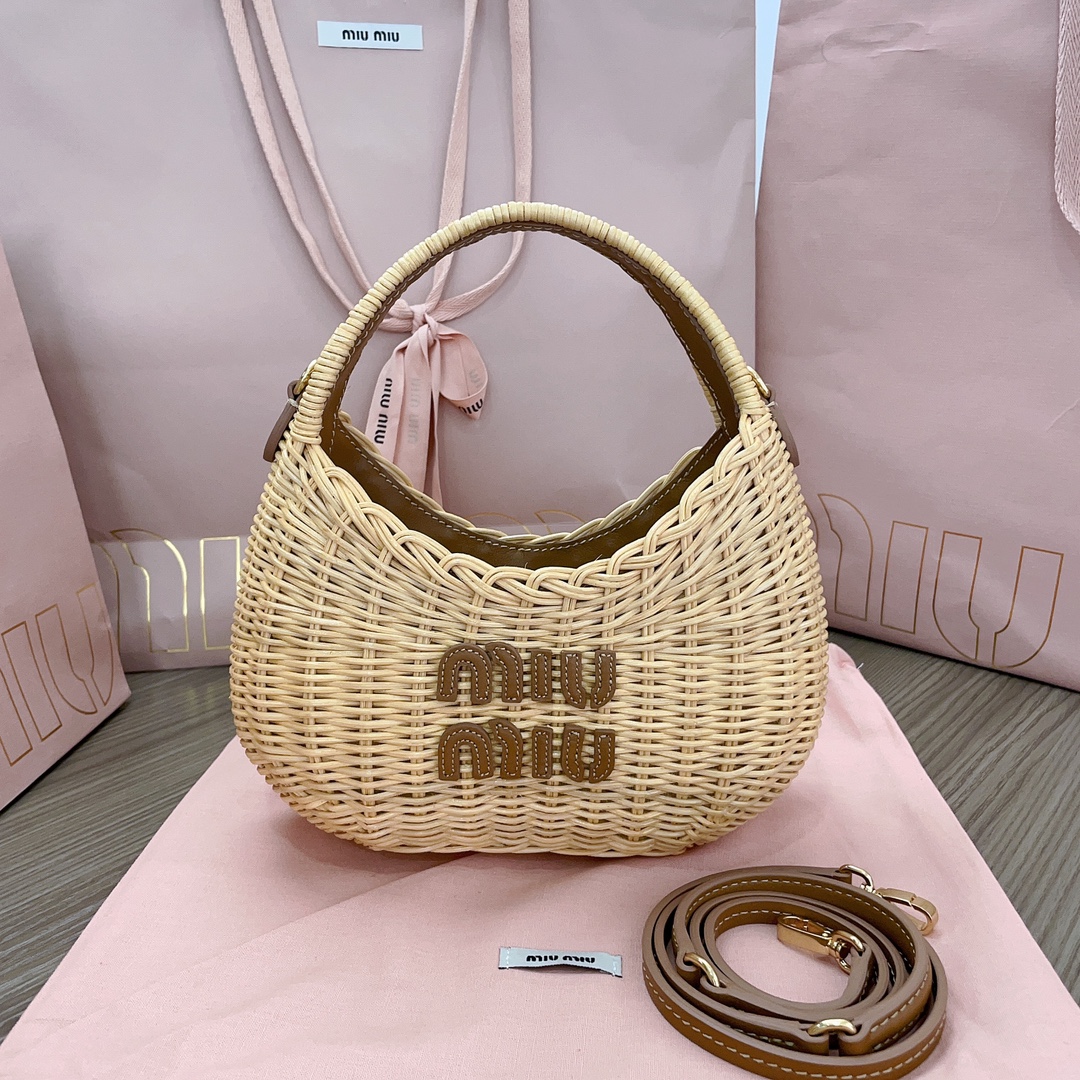 TOP Miu Miu Cabbage Bag Woven with Leather Logo 20 X17 X6cm - 2 Color