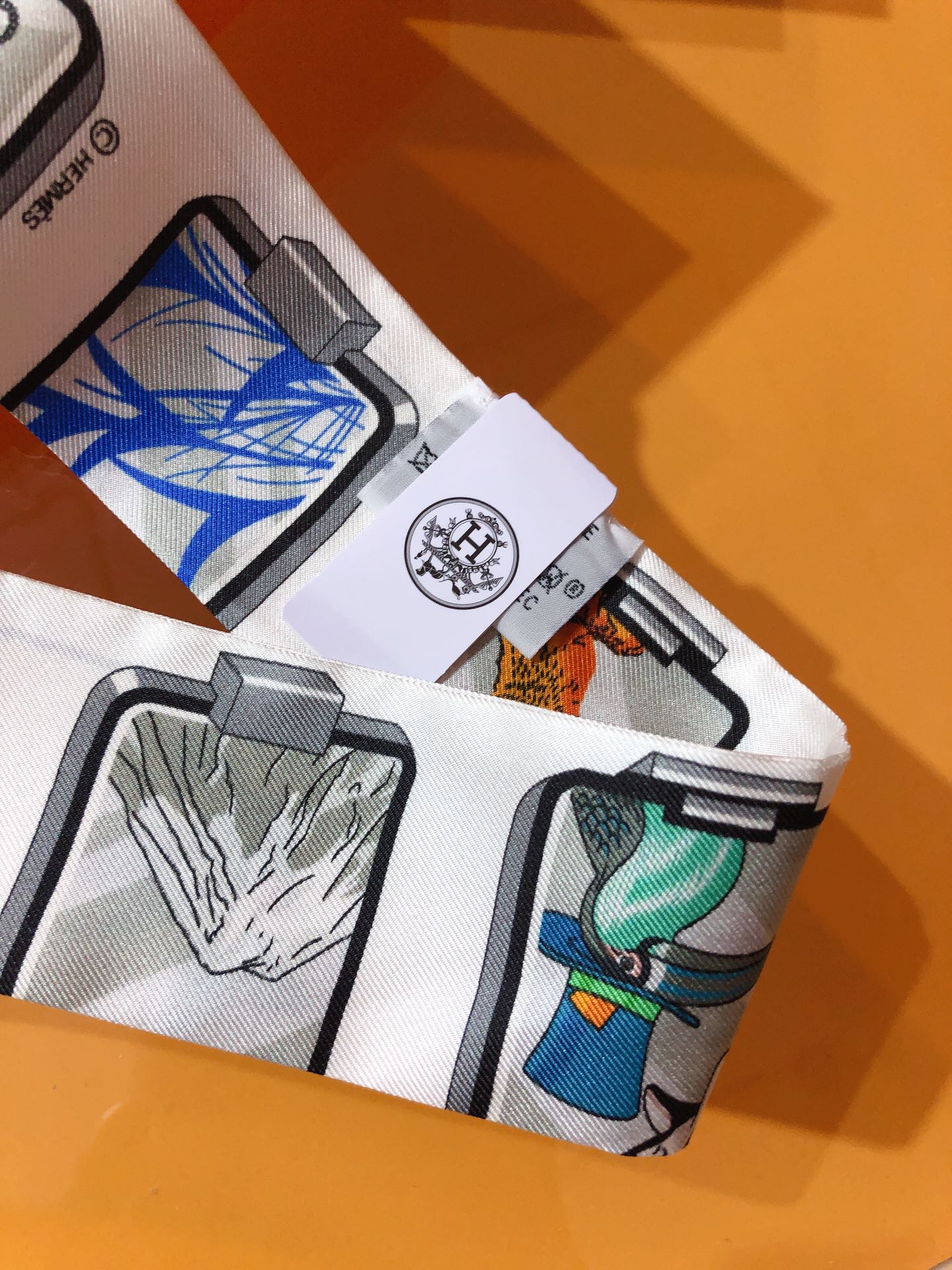 TOP HERMES Dynamic Sharing Twilly Scarf 86 x 5 cm - 4 Colours