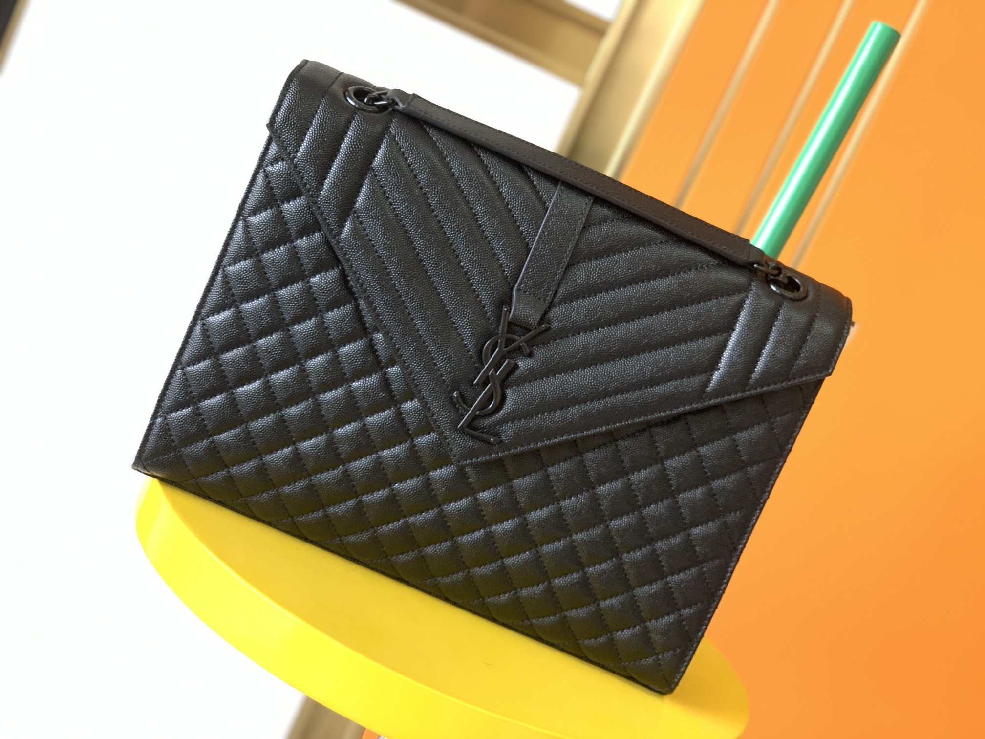 TOP Yves Saint Laurent YSL Envelope Bag 31cm - Black