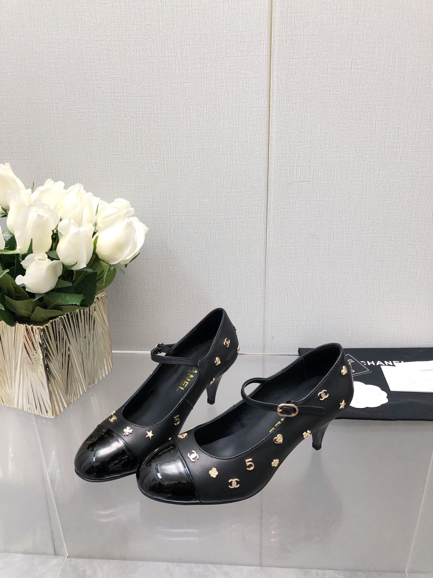 TOP CHANEL Mid Heel Camellia Pumps with Small Buckle Embellishment - 4 Color