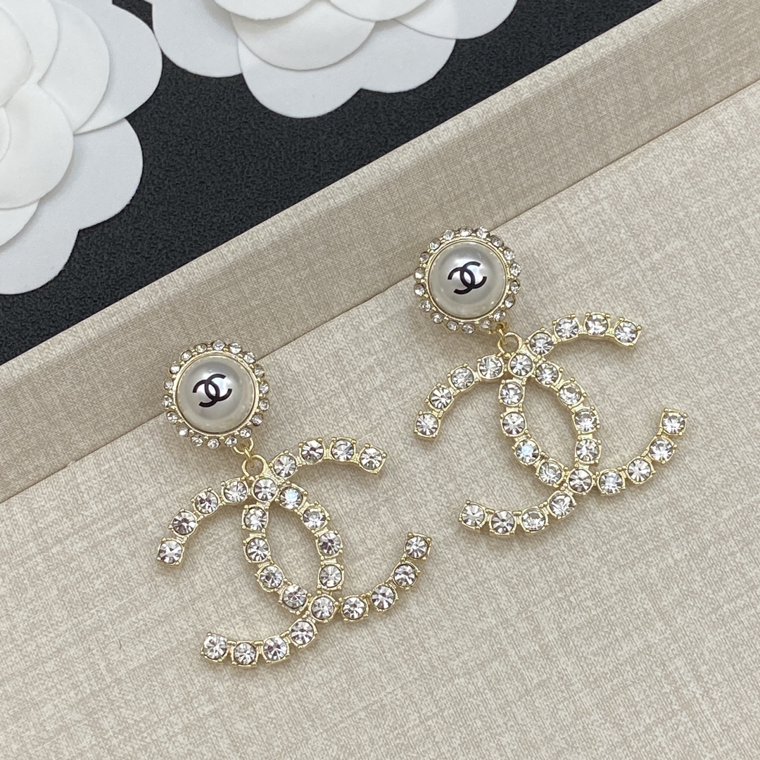 TOP CHANEL Earrings - Gold