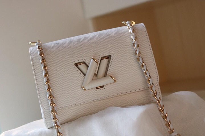 TOP Louis Vuitton LV  Twist Bag 23X17X9.5CM - White