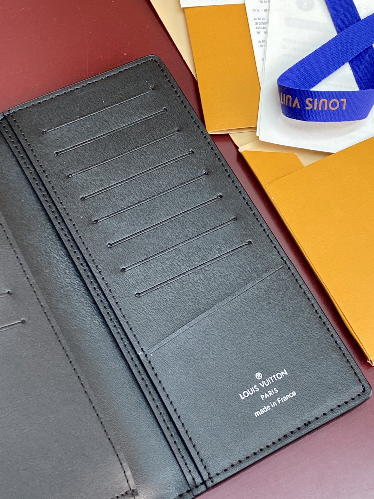 TOP Louis Vuitton LV Men's Long Wallet with Crocodile Leather 10x19x2cm - Black