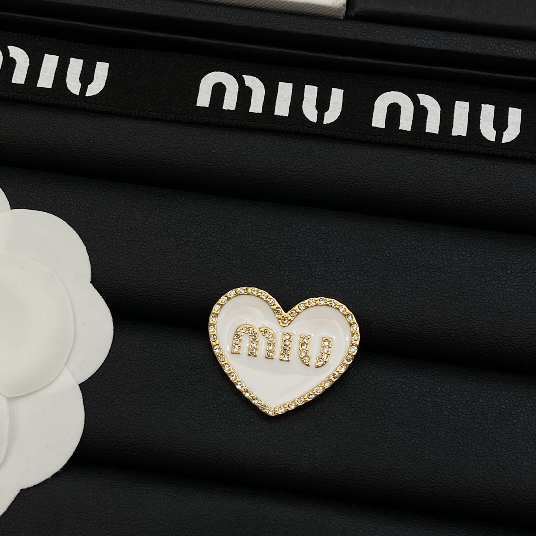 TOP Miu Miu Heart Brooch-4 Colors
