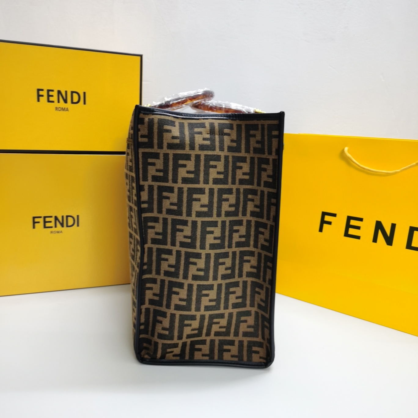 TOP FENDI Large Tote Sunshine Prints Tote - Brown