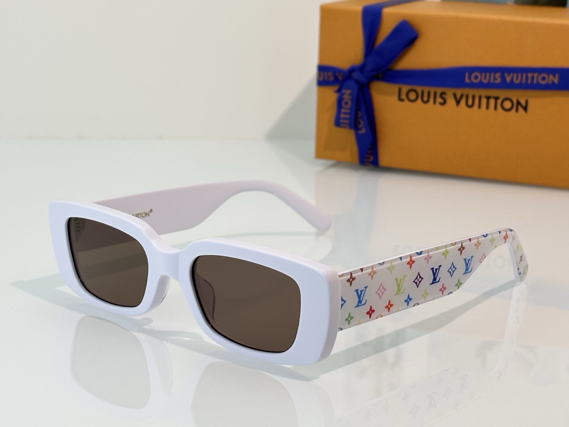 TOP Louis Vuitton LV Sunglasses - 3 Color