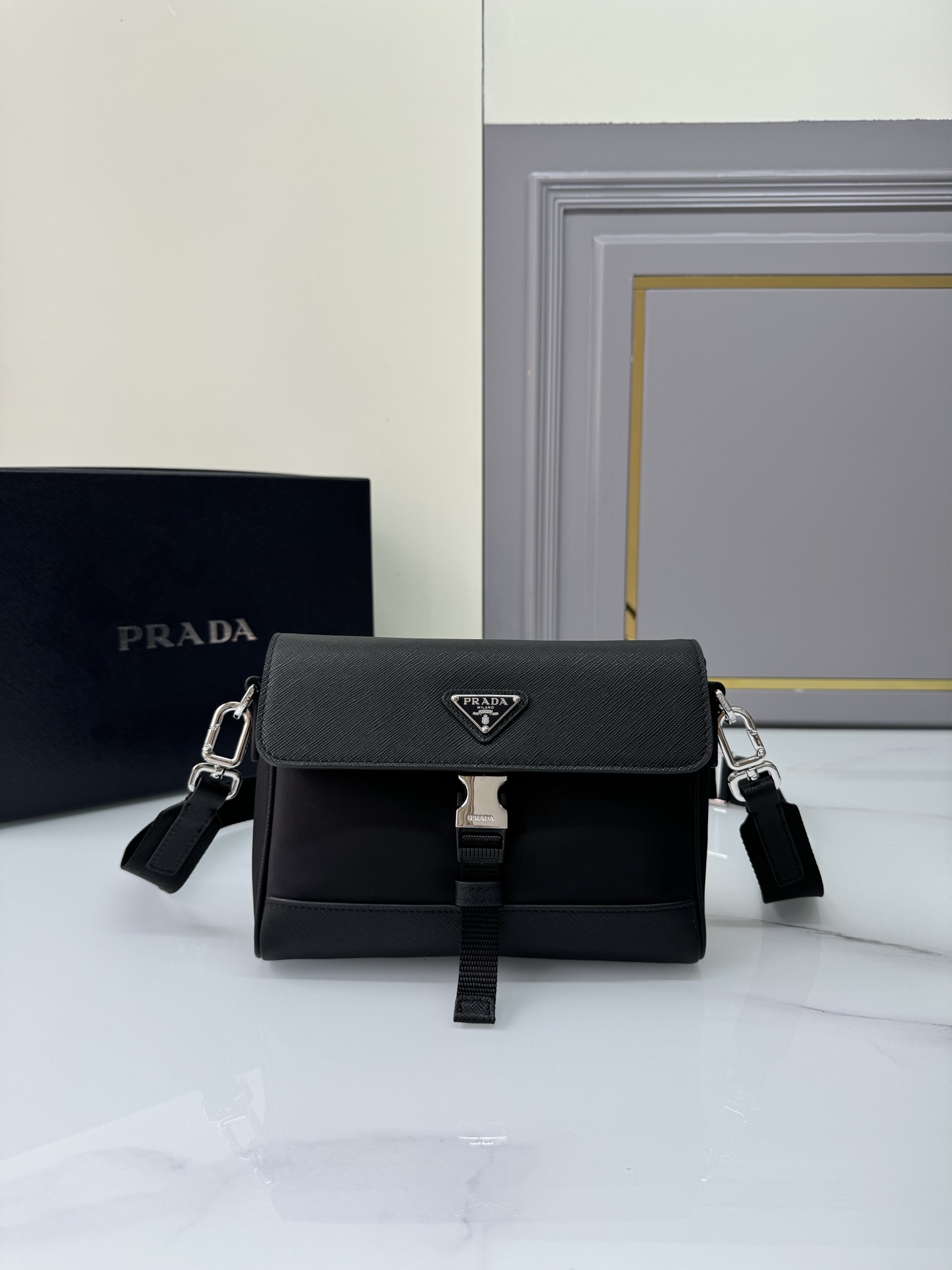 TOP PRADA Messenger Bag Re-Nylon 20*15.5*4cm - Black