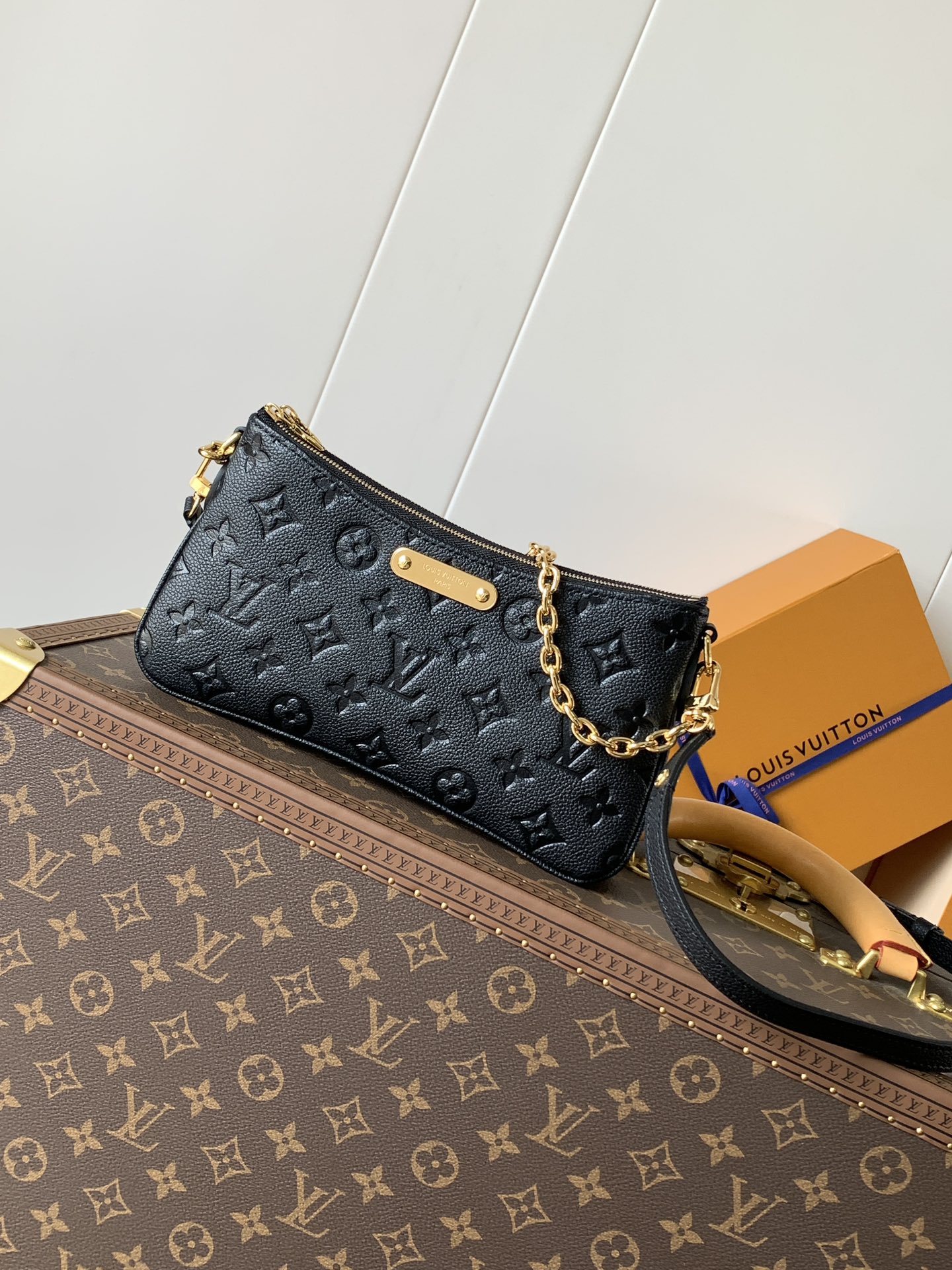 TOP Louis Vuitton LV Liv Pochette Bag Monogram Empreinte 24x13x6.5cm - 2 Color