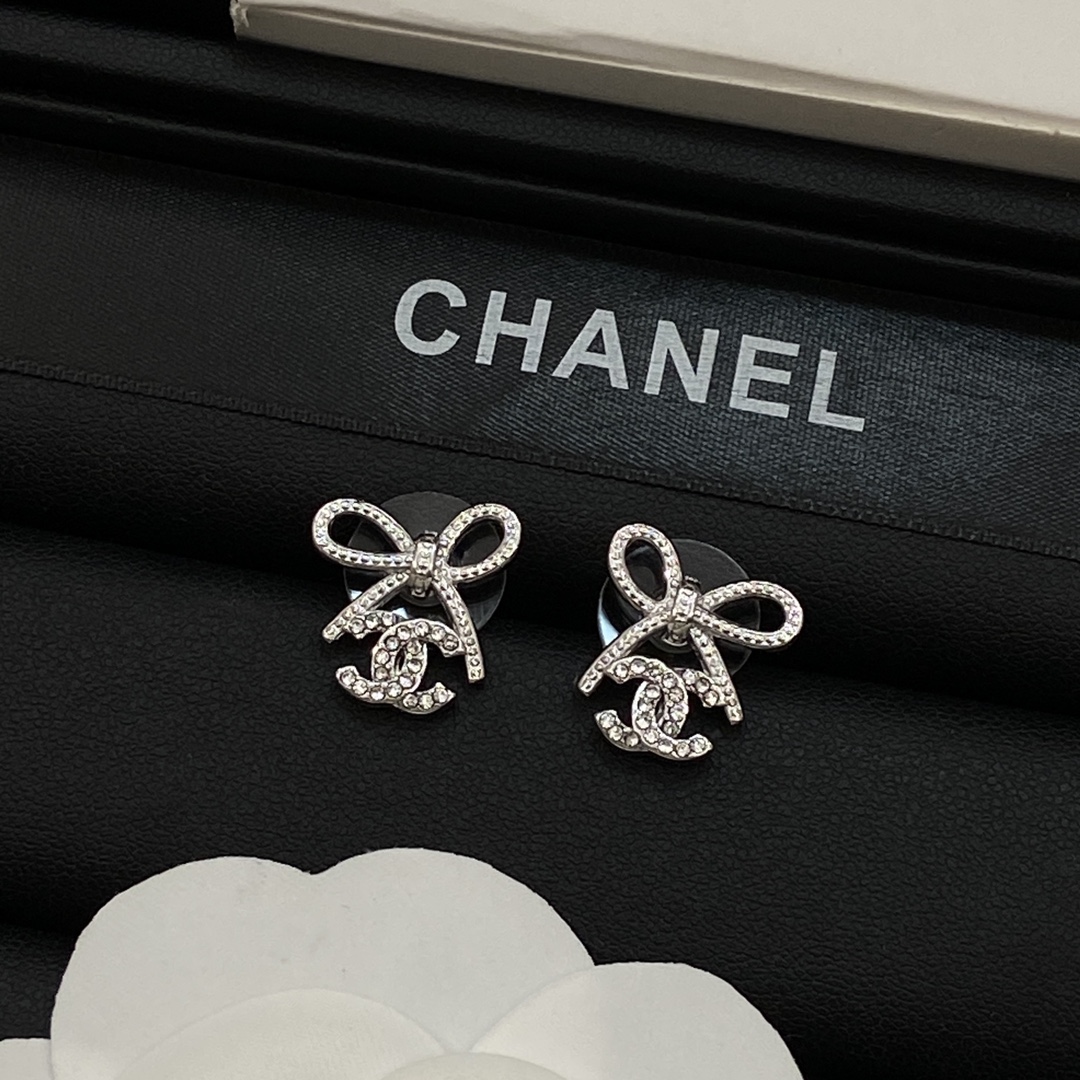 TOP CHANEL  Earrings - 2 Colors