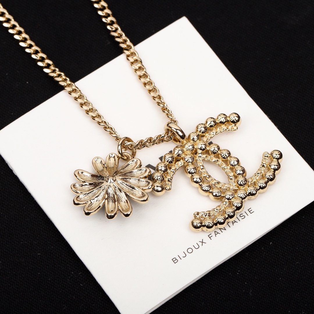 Chanel 23c flower choker